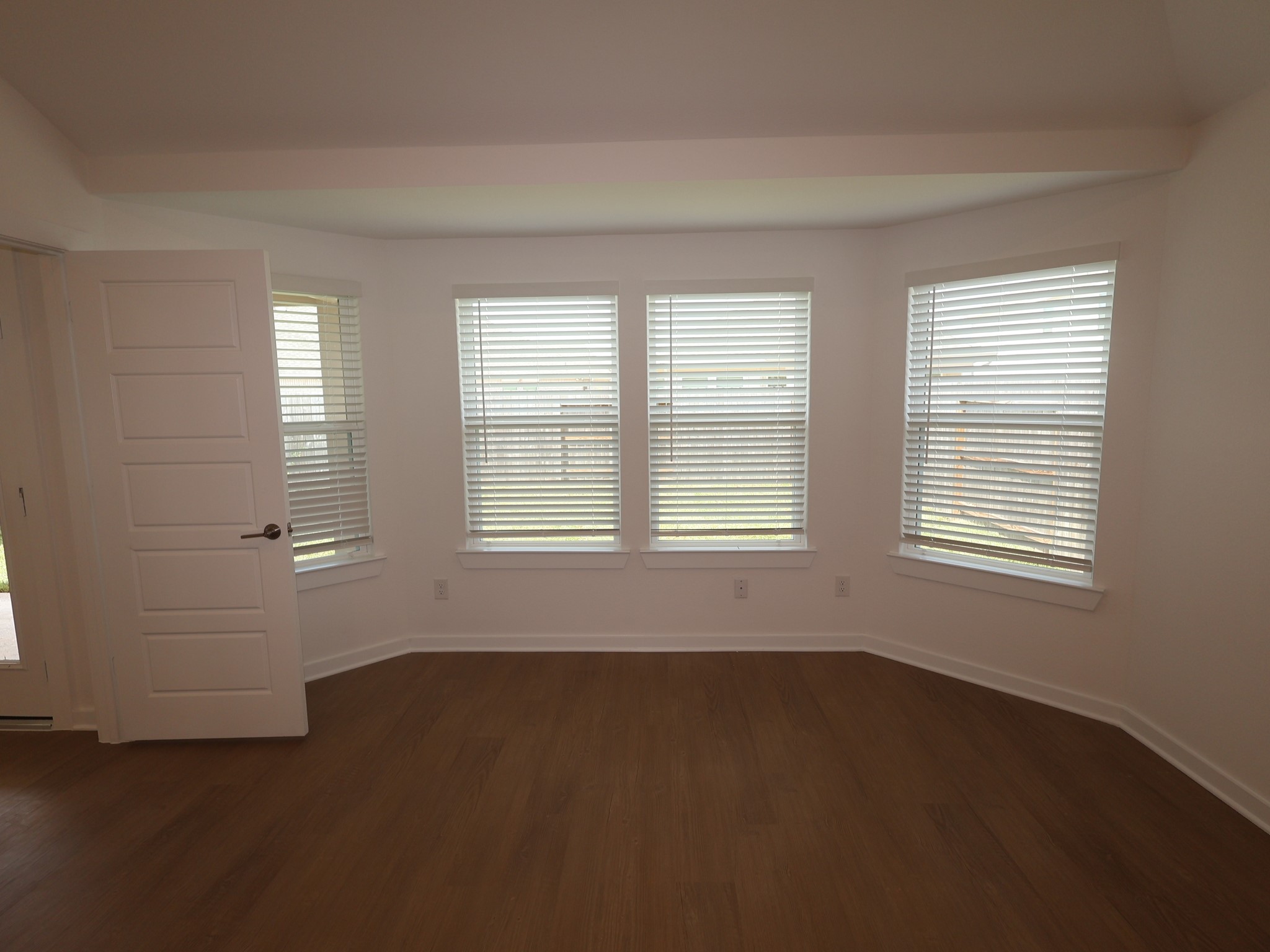 21686 Wave Hollow Drive Property Photo 7