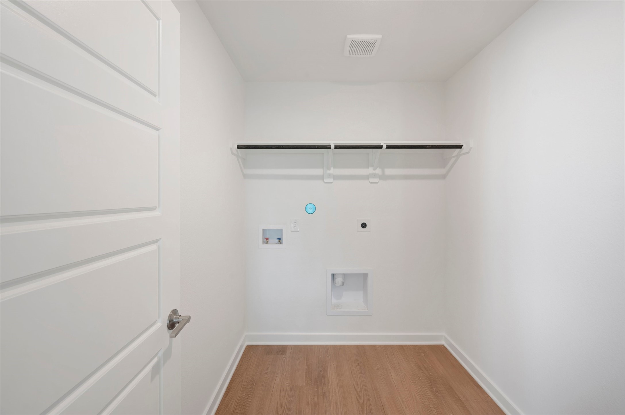 21686 Wave Hollow Drive Property Photo 7