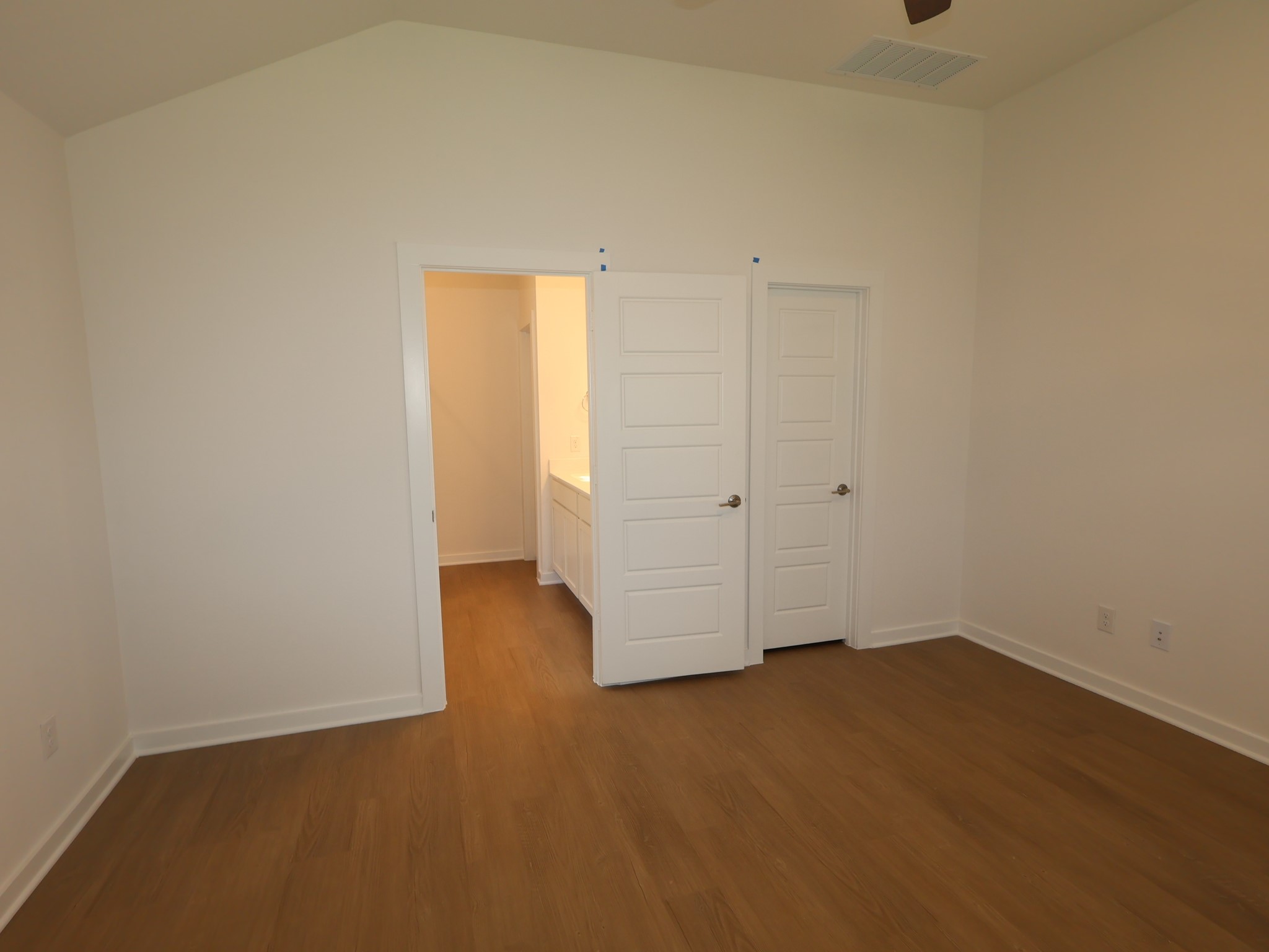 21686 Wave Hollow Drive Property Photo 9