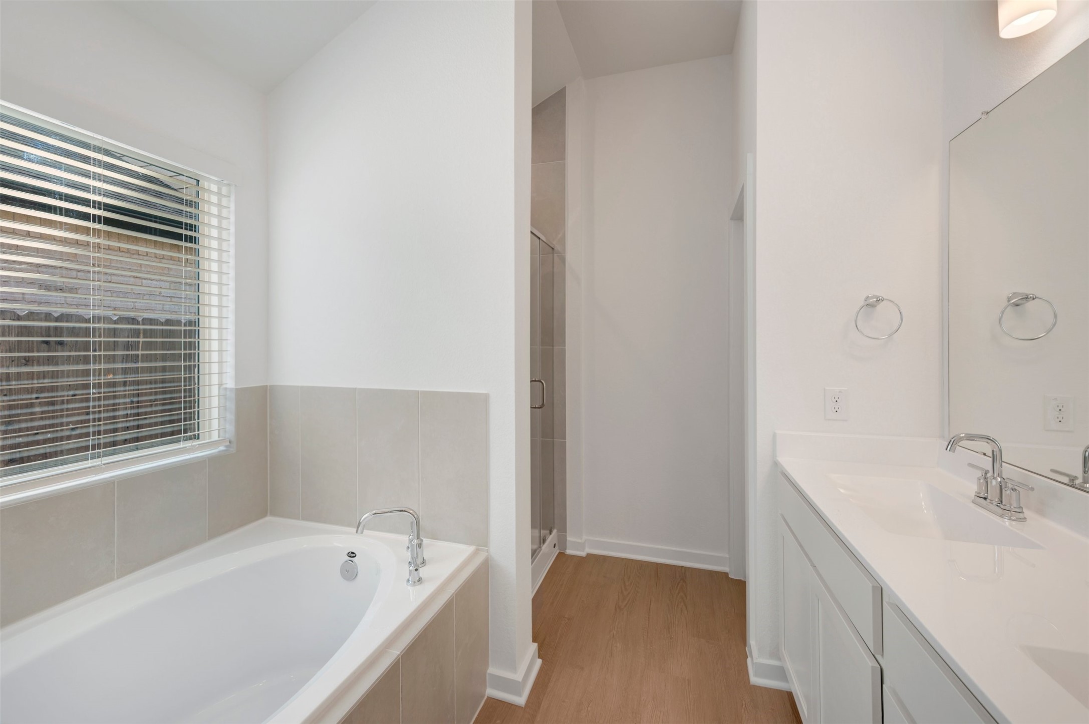 21686 Wave Hollow Drive Property Photo 11