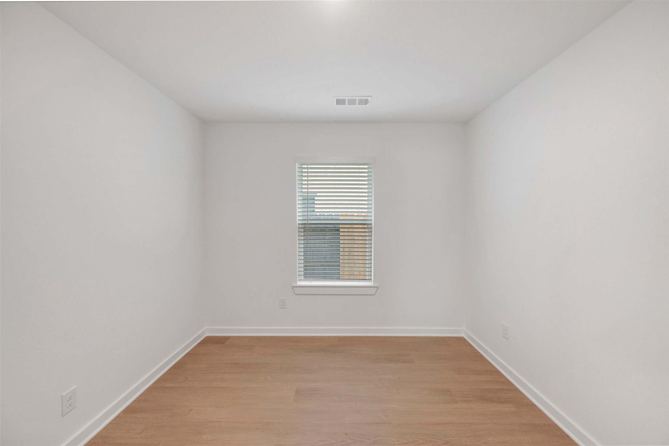 21686 Wave Hollow Drive Property Photo 15