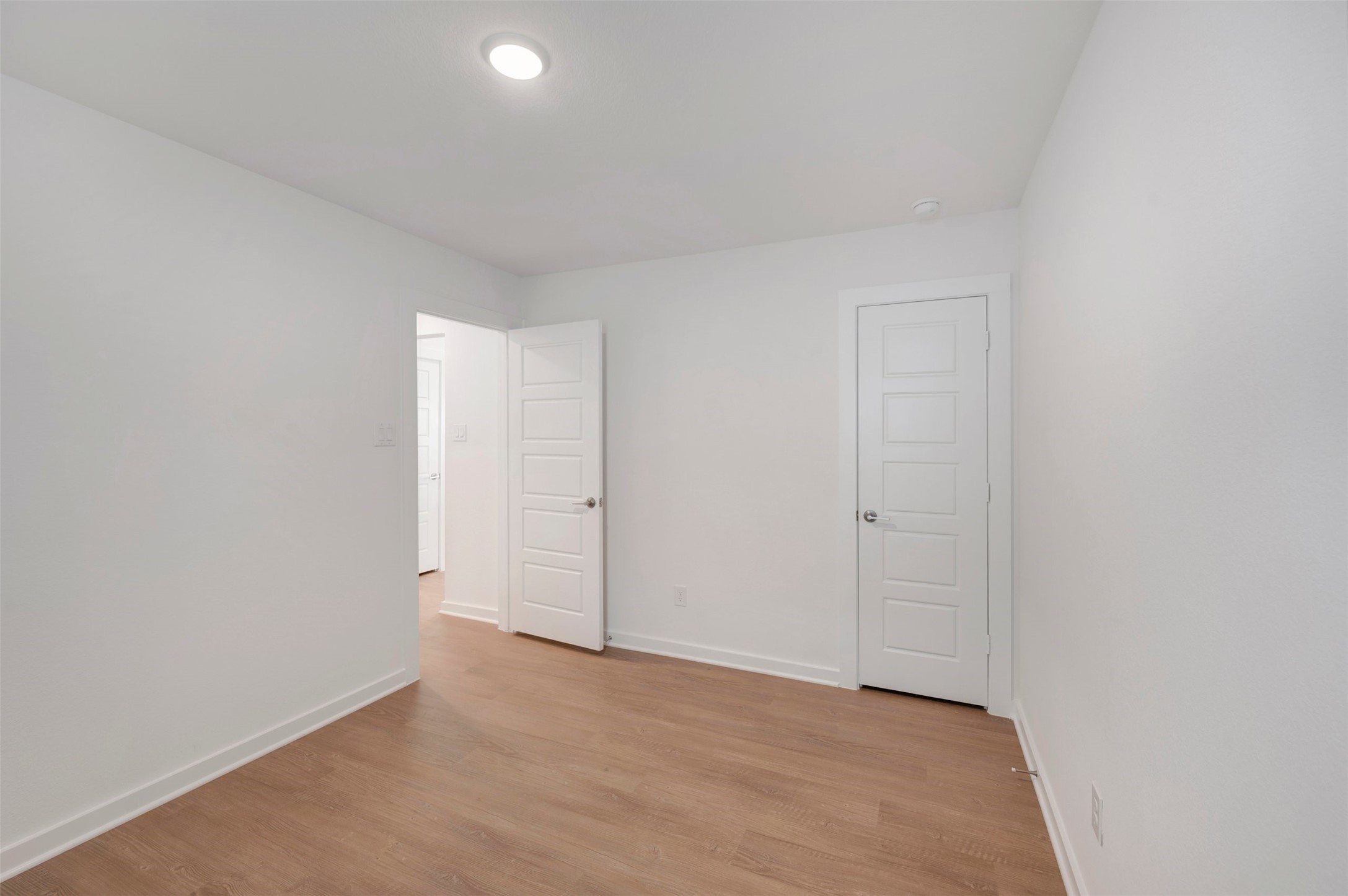 21686 Wave Hollow Drive Property Photo 16