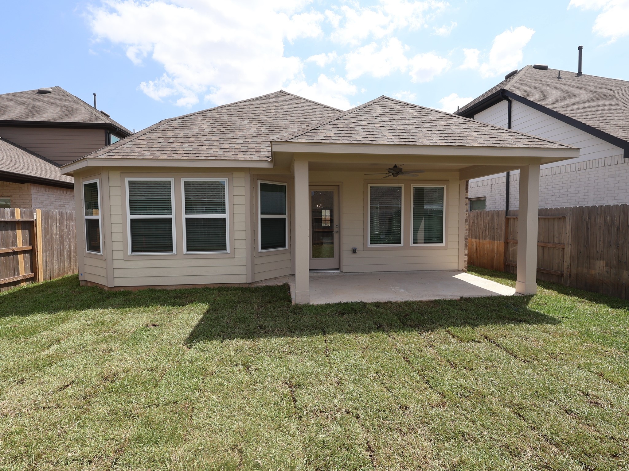 21686 Wave Hollow Drive Property Photo 17
