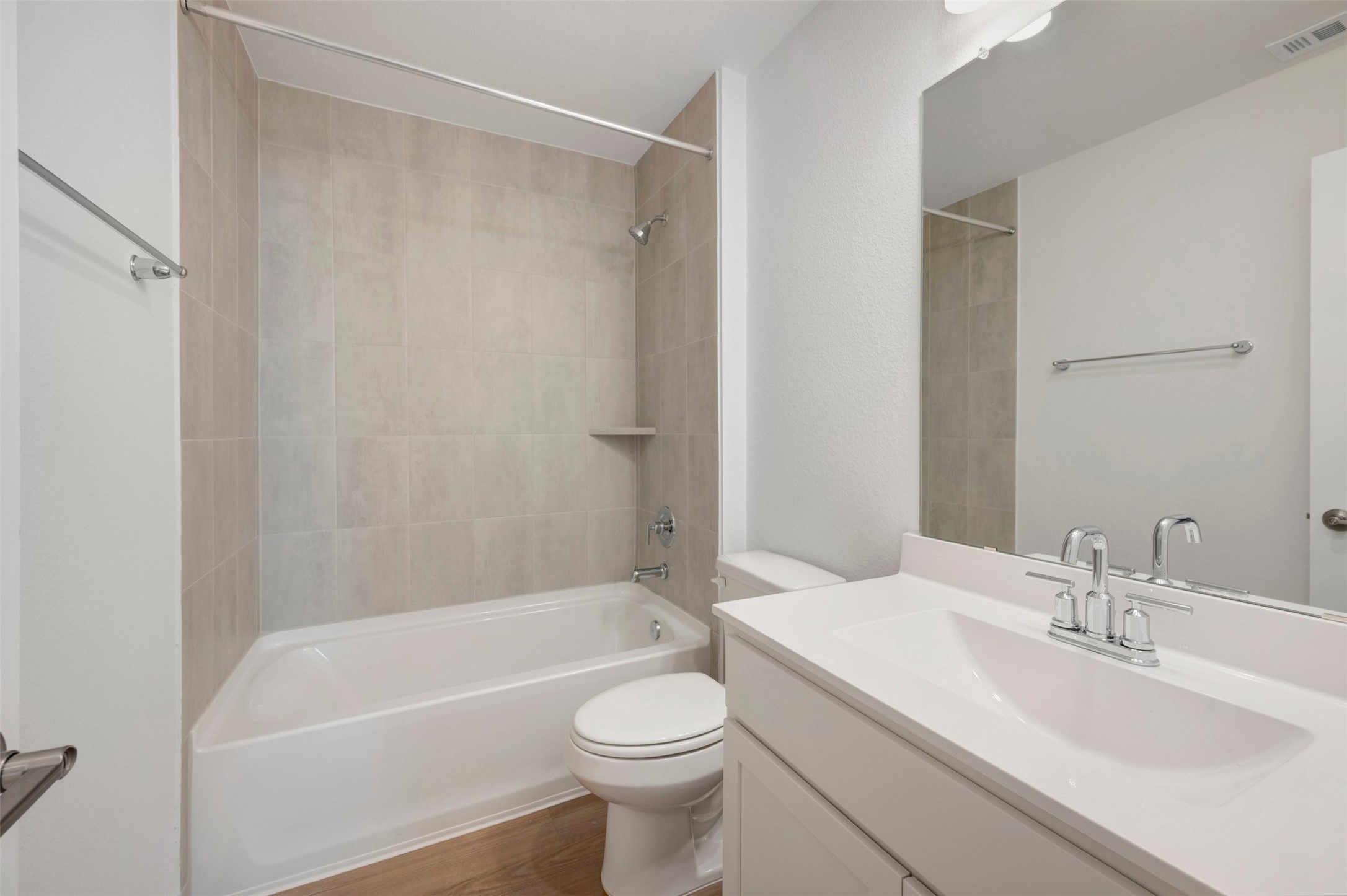 21686 Wave Hollow Drive Property Photo 17