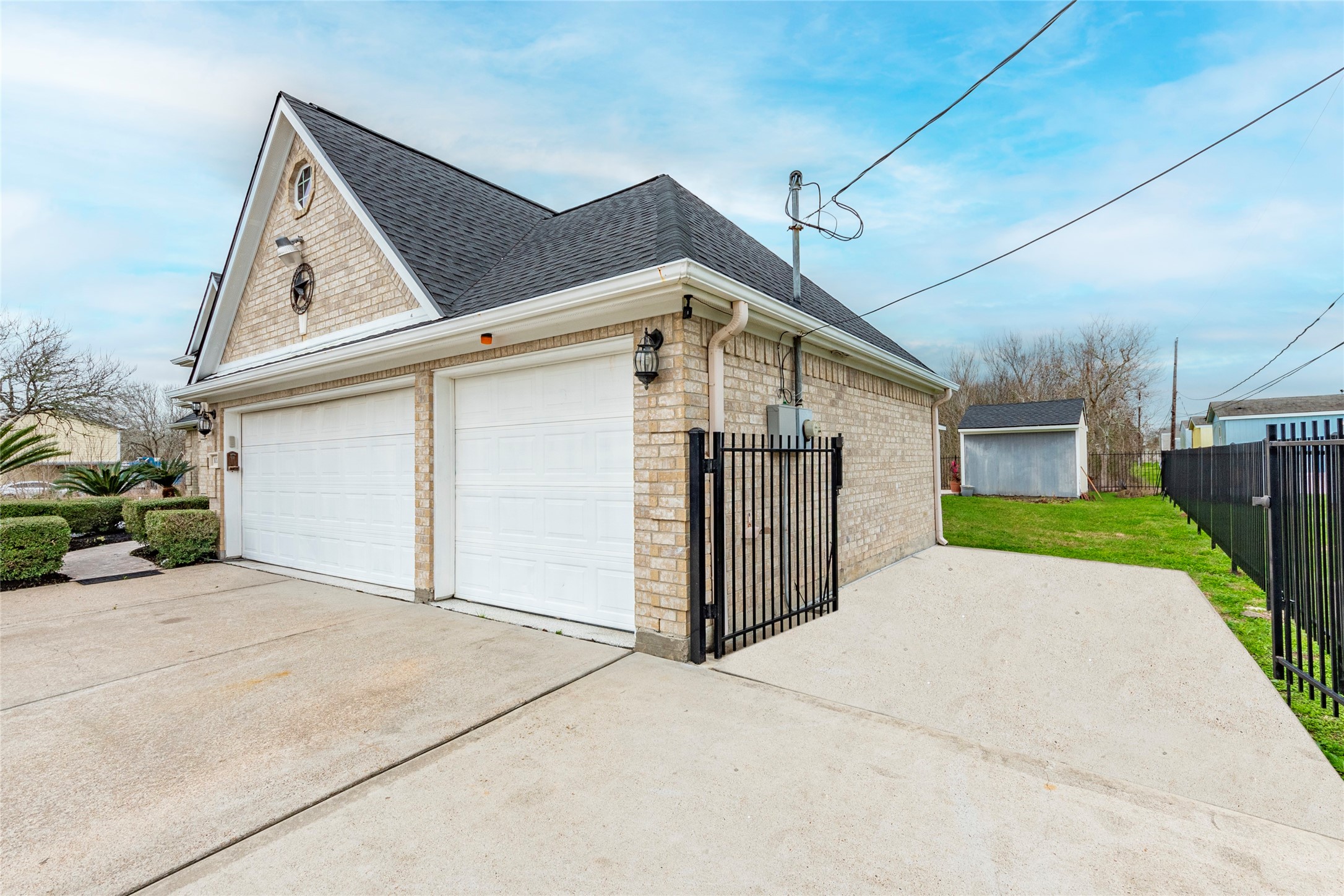 1027 27th Street Property Photo 3