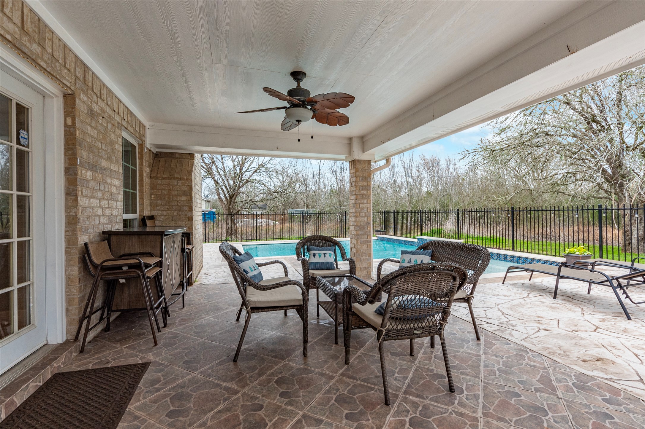1027 27th Street Property Photo 5