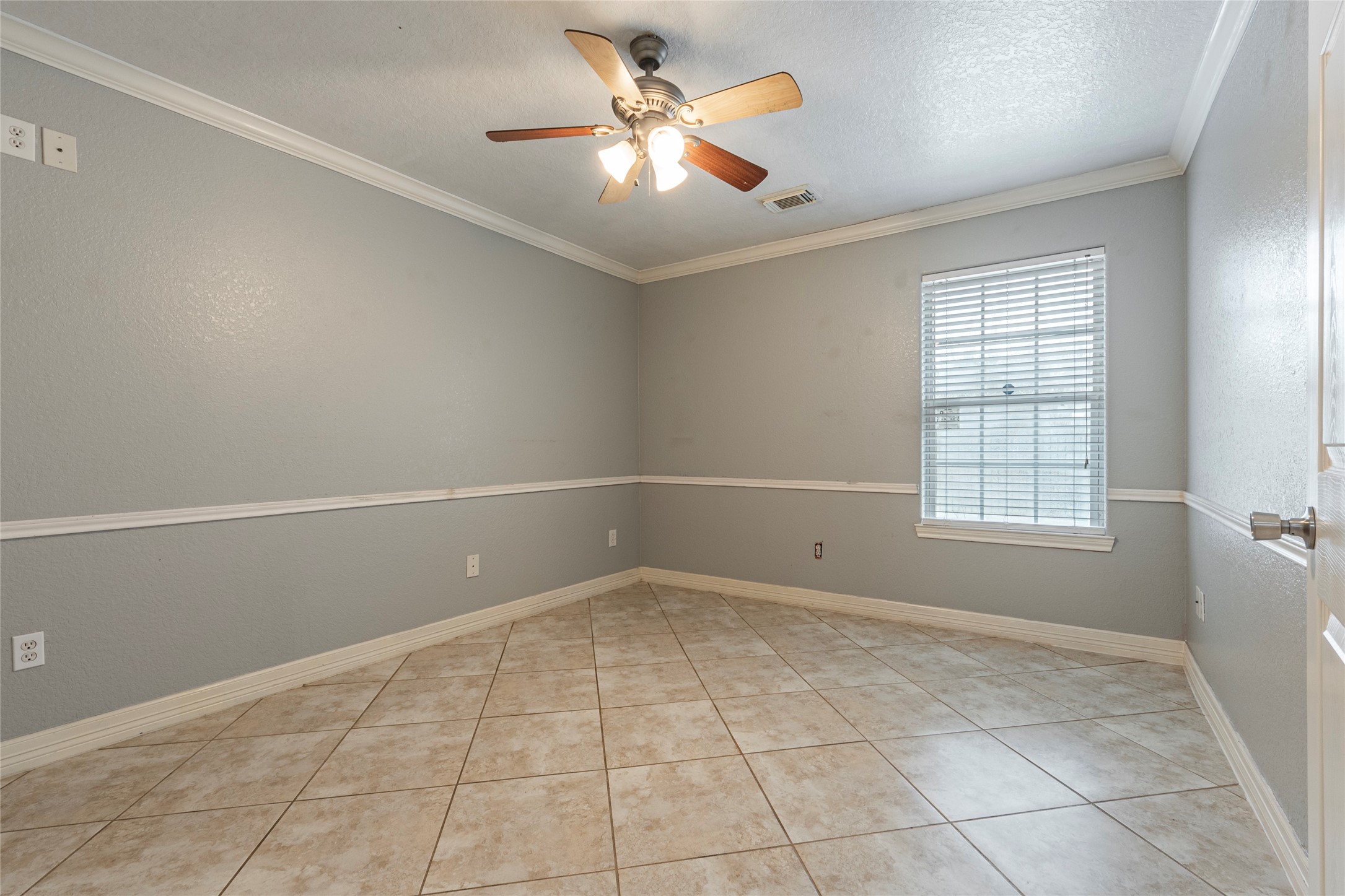 1027 27th Street Property Photo 24