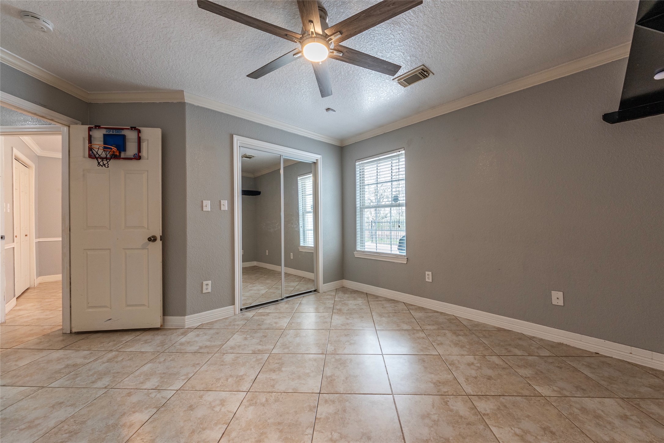 1027 27th Street Property Photo 29