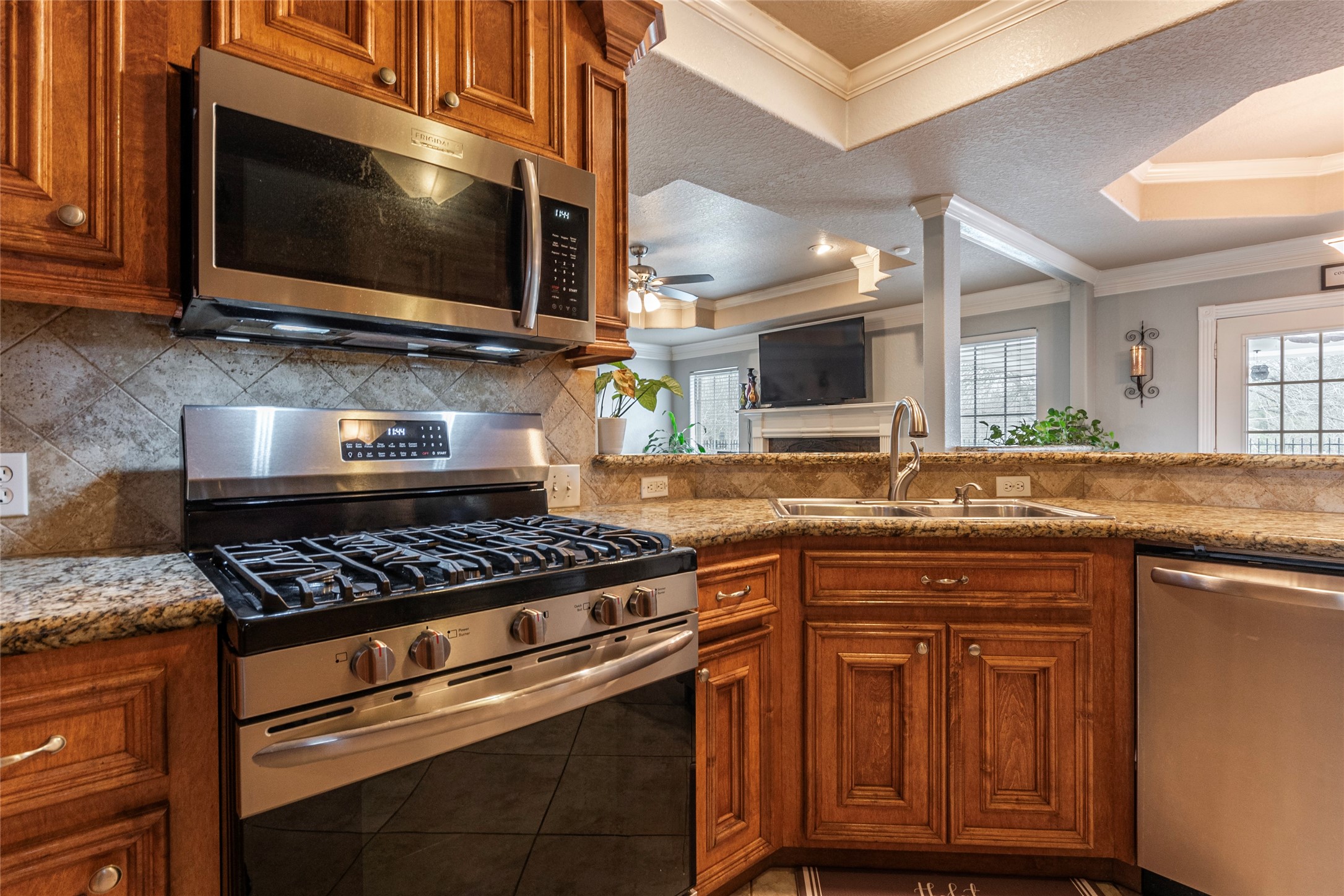 1027 27th Street Property Photo 40