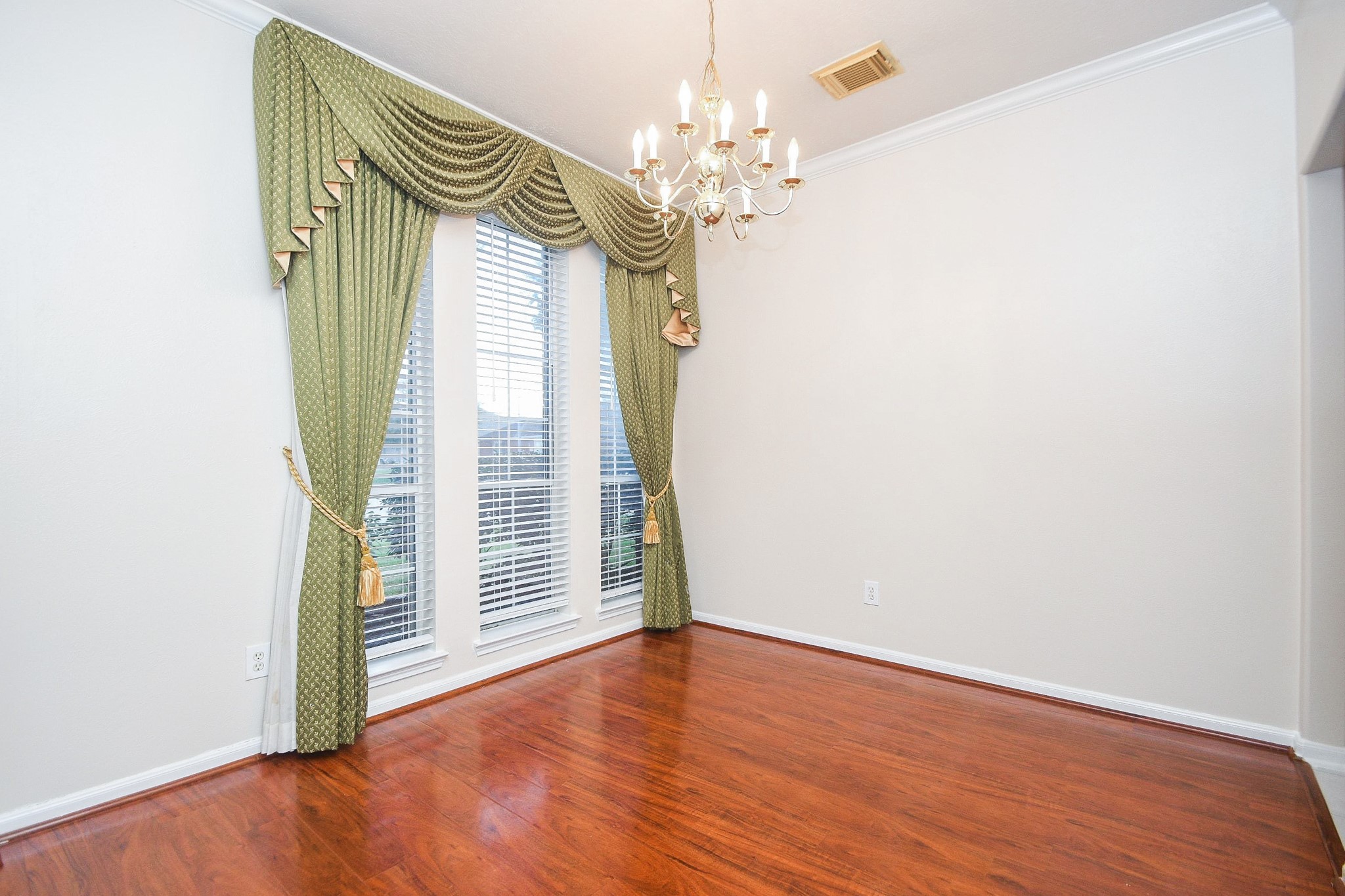 14234 Silver Glade Lane Property Photo 3
