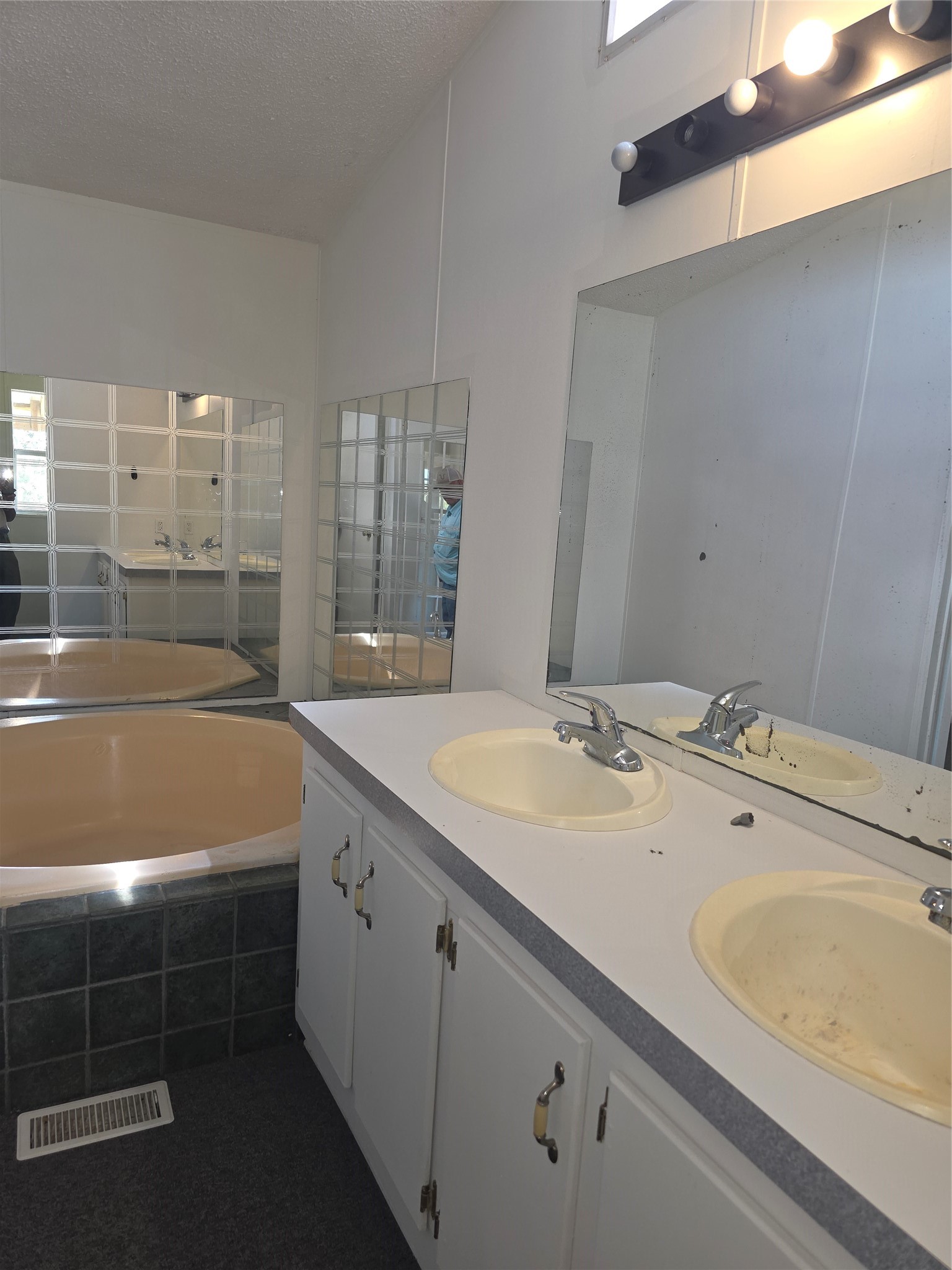 14525 Urbanosky Lane Property Photo 3