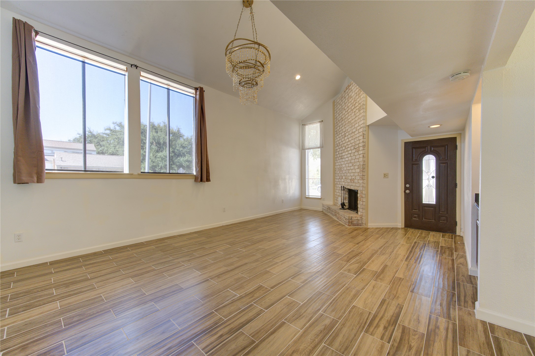4403 Willow Beach Drive Property Photo 4
