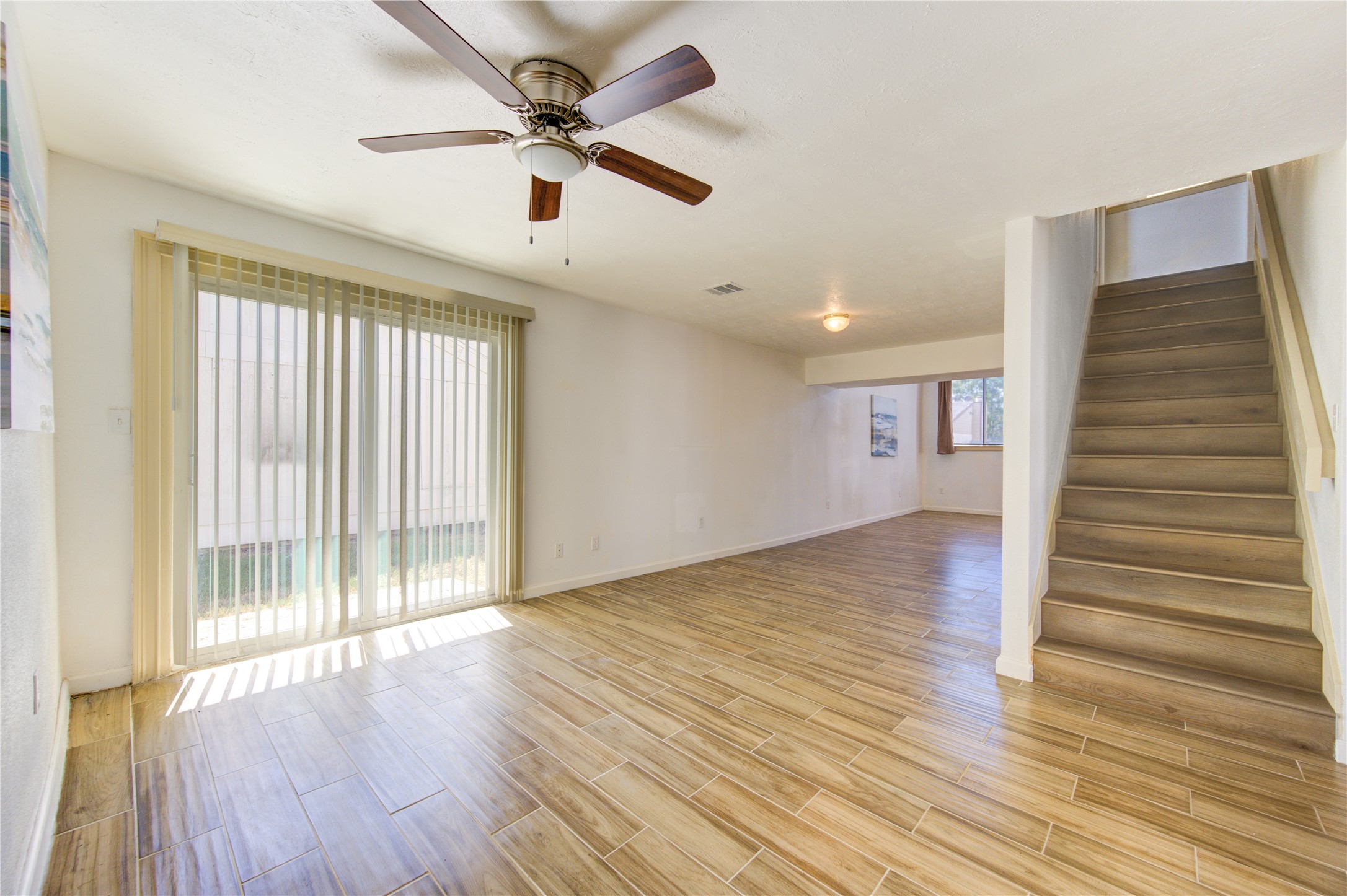 4403 Willow Beach Drive Property Photo 10