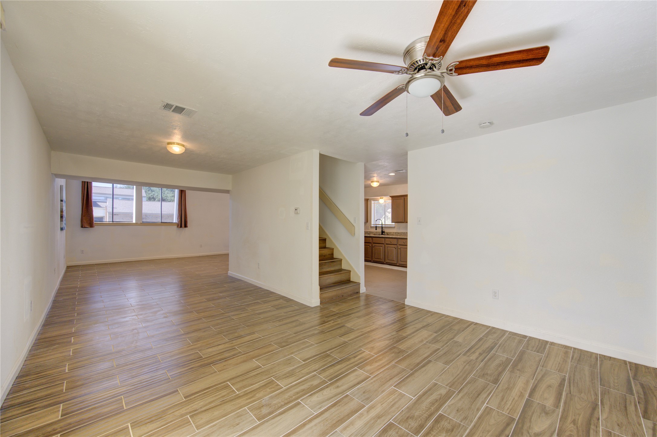 4403 Willow Beach Drive Property Photo 11