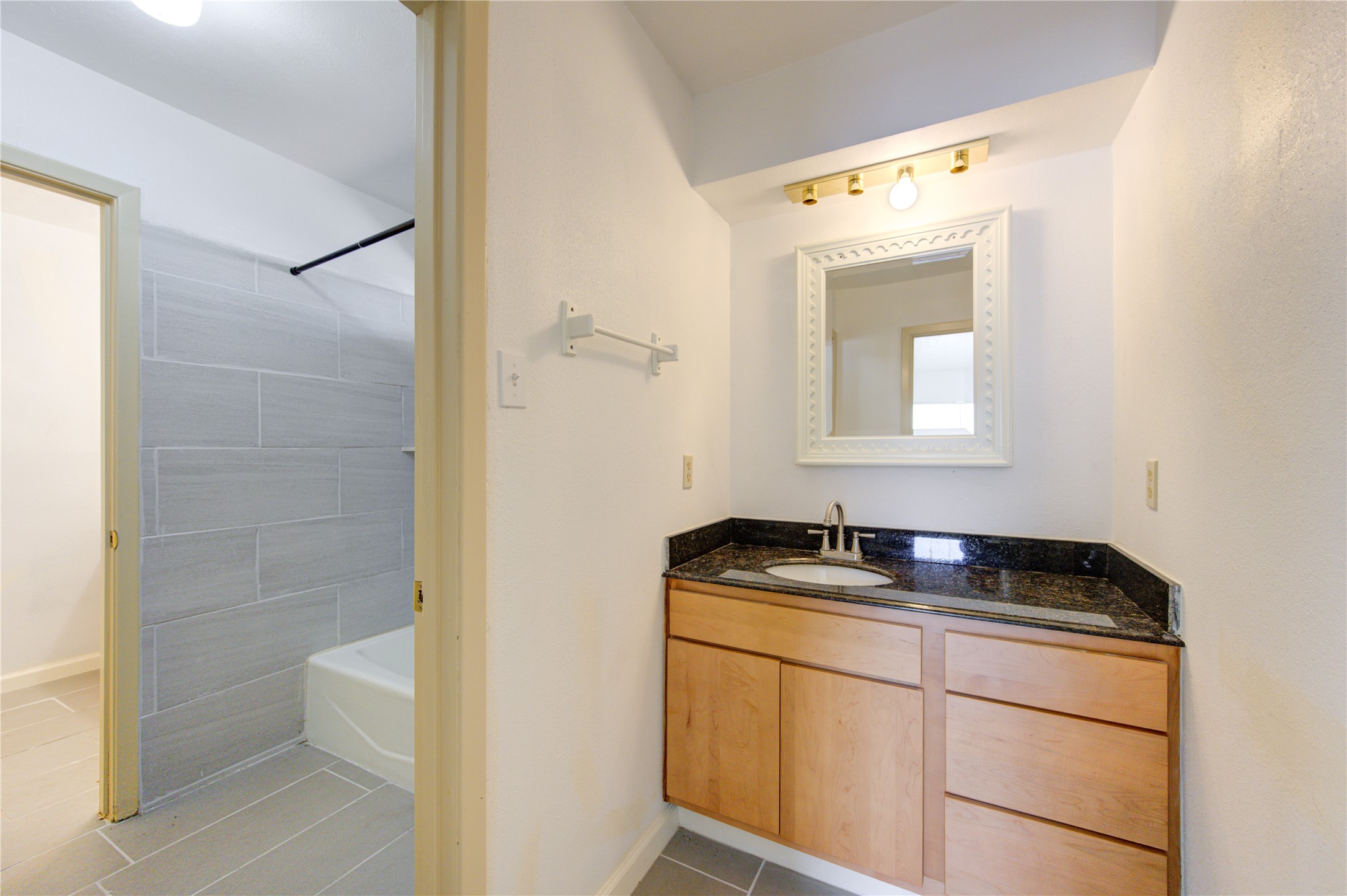 4403 Willow Beach Drive Property Photo 15