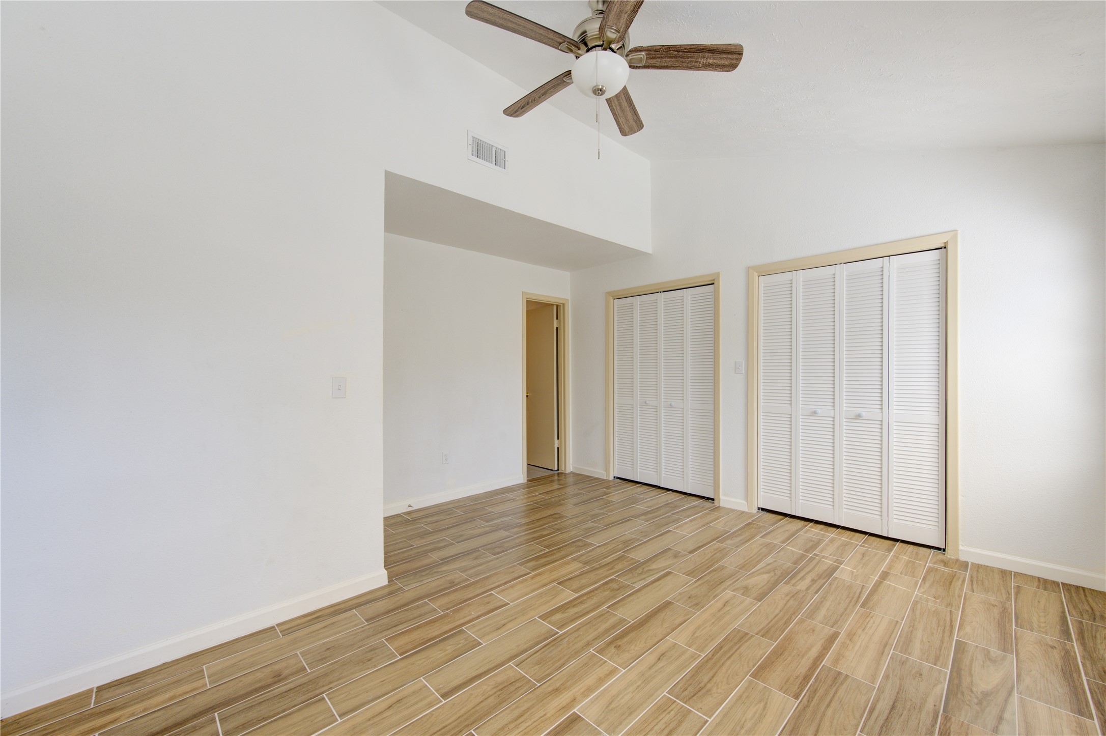 4403 Willow Beach Drive Property Photo 16