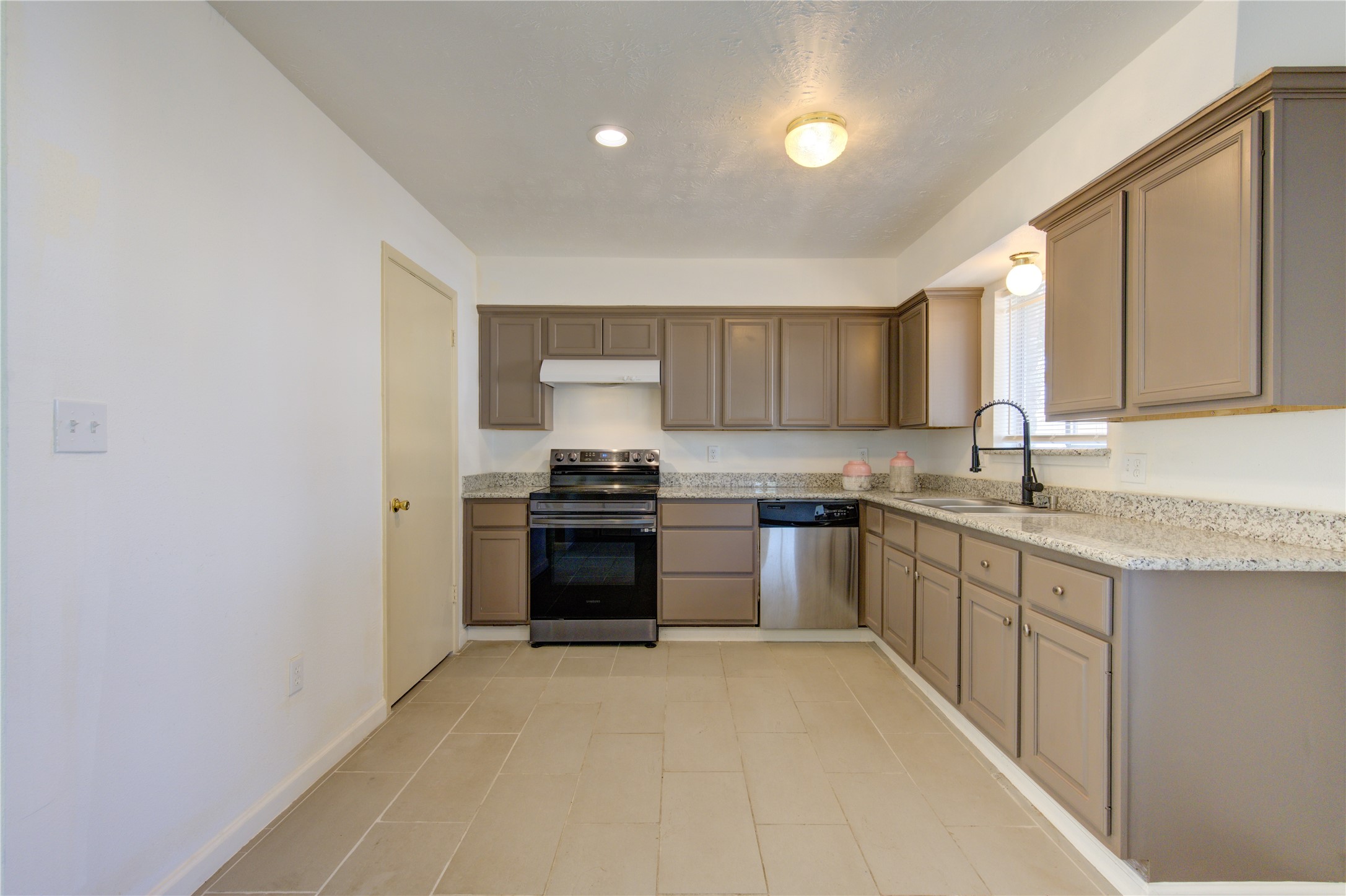 4403 Willow Beach Drive Property Photo 22