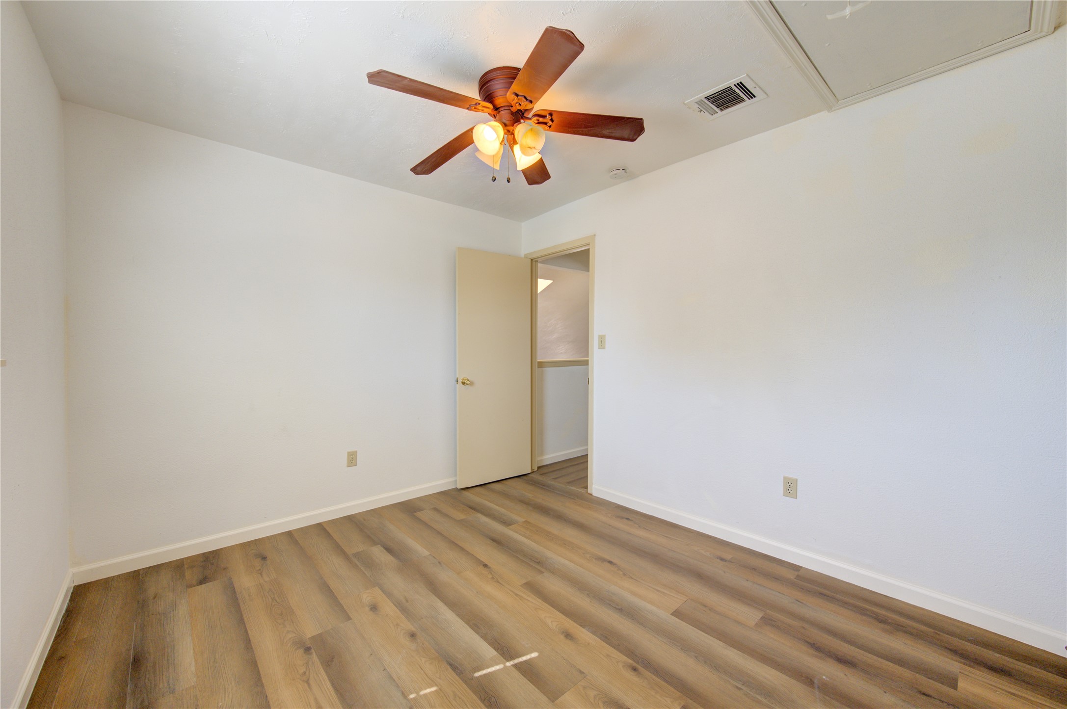 4403 Willow Beach Drive Property Photo 29
