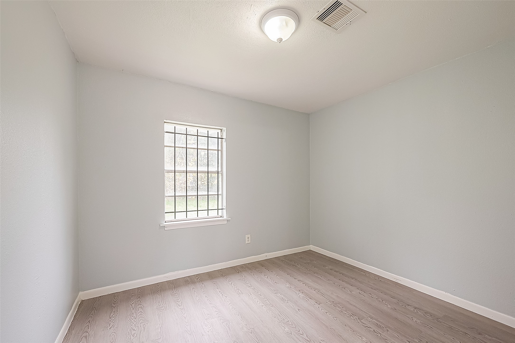 9302 Fairland Drive Property Photo 10