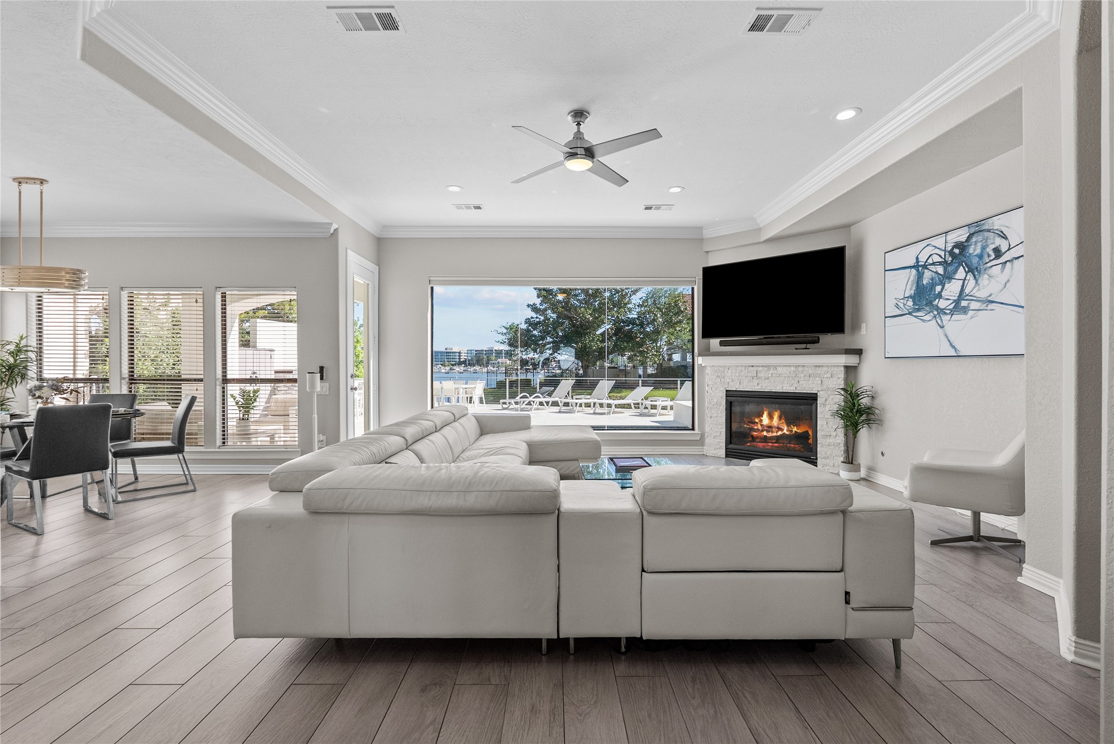 1511 Waterside Drive Property Photo 4
