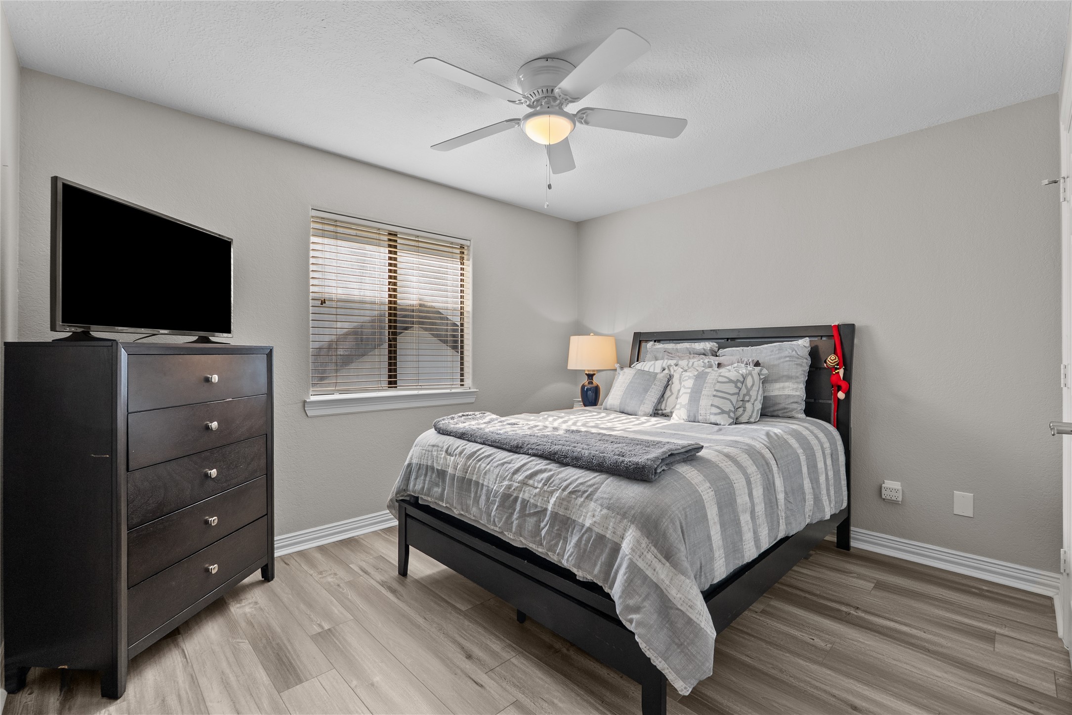 1511 Waterside Drive Property Photo 28