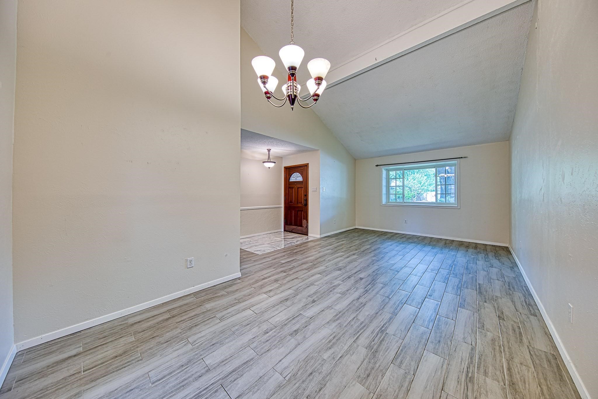 22411 Elsinore Drive Property Photo 2