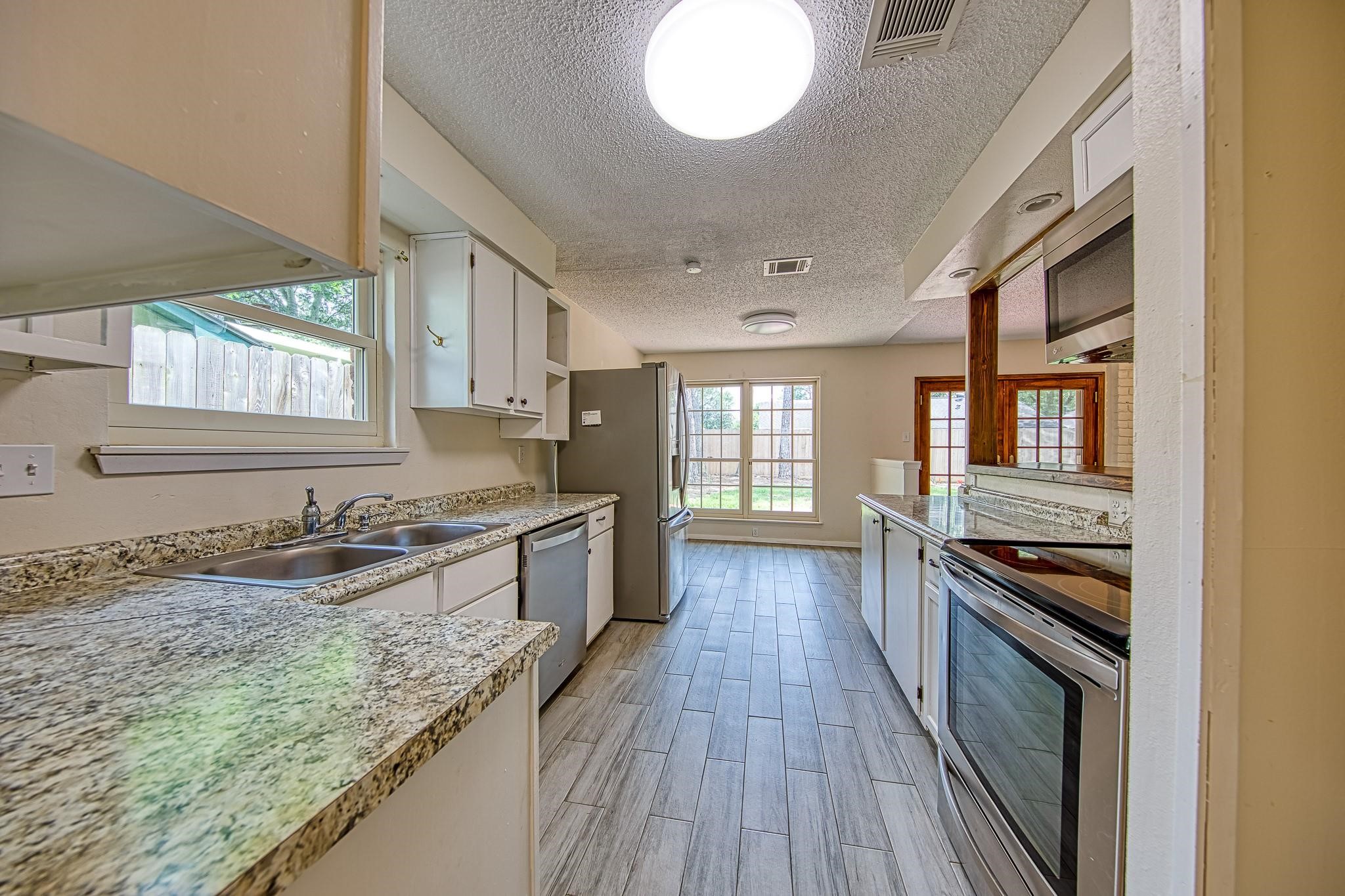 22411 Elsinore Drive Property Photo 3