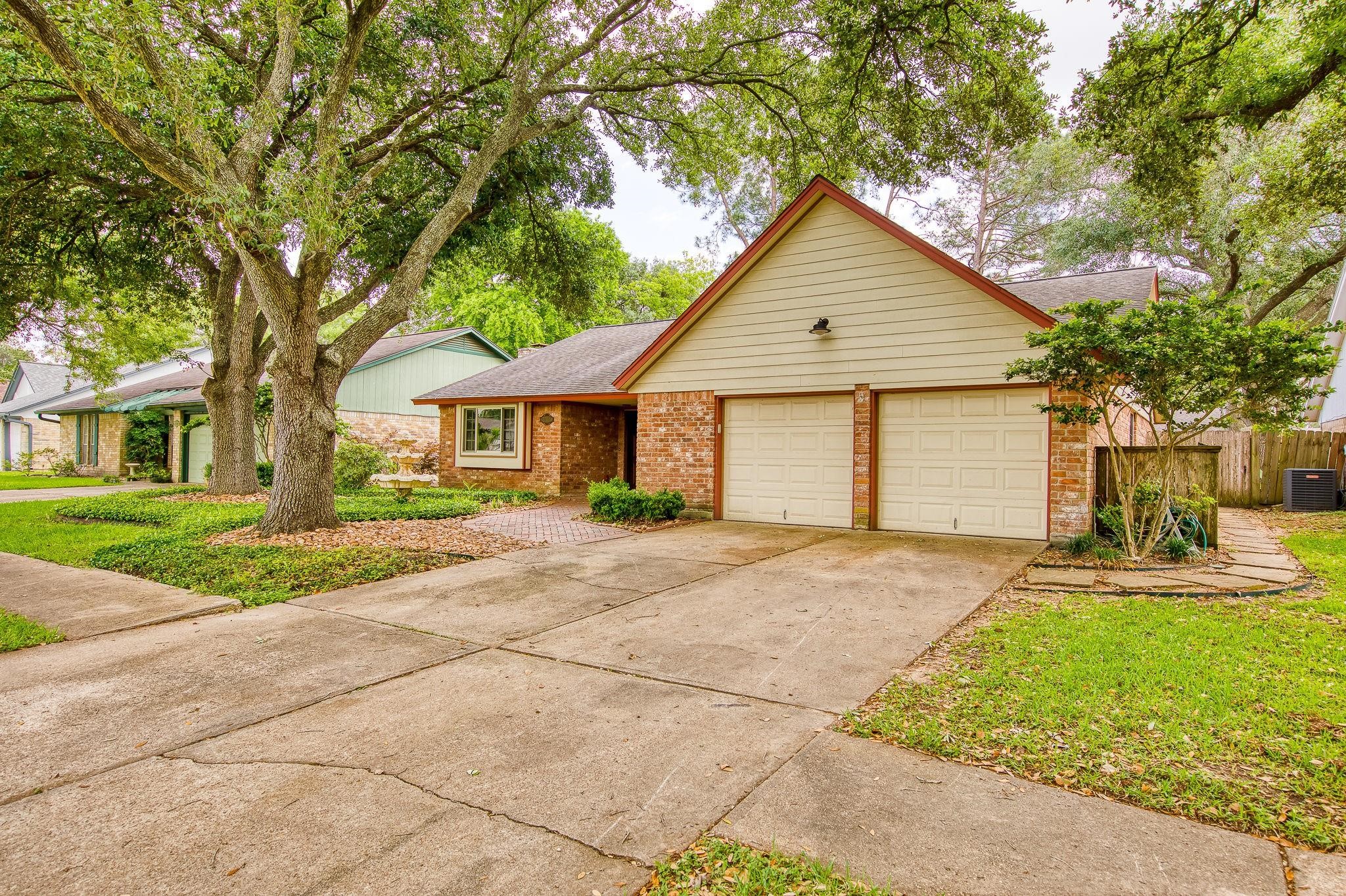 22411 Elsinore Drive Property Photo 7