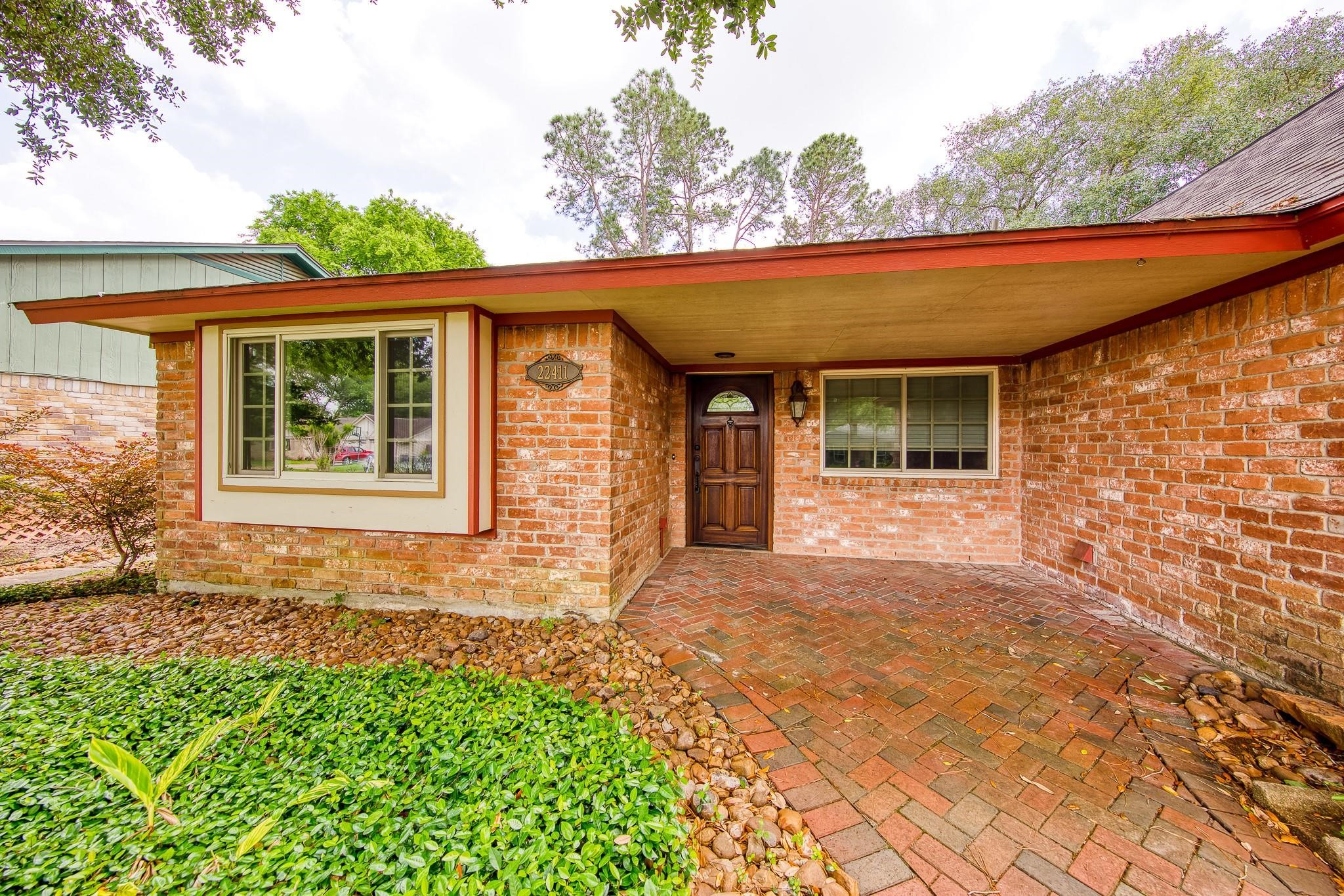 22411 Elsinore Drive Property Photo 8