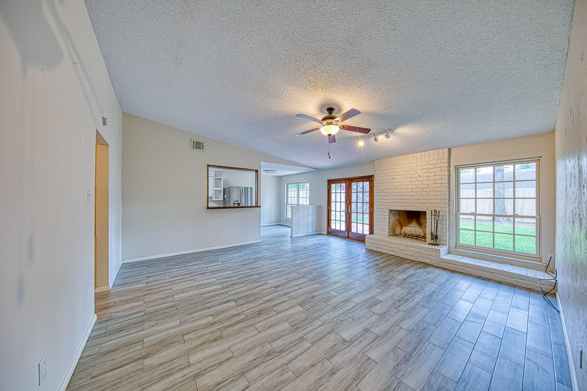 22411 Elsinore Drive Property Photo 9