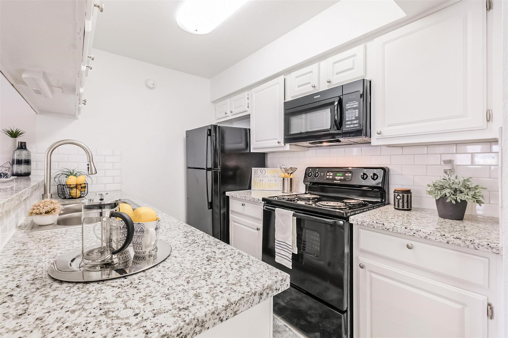 8162 Richmond Avenue 1809 Property Photo 2