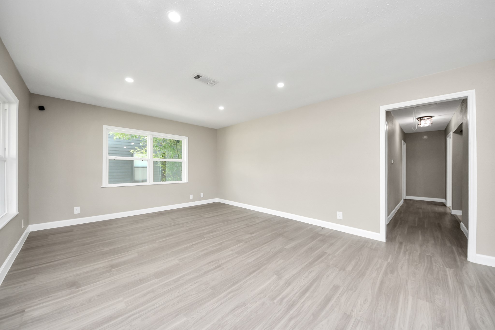 4910 Eppes Street Property Photo 9