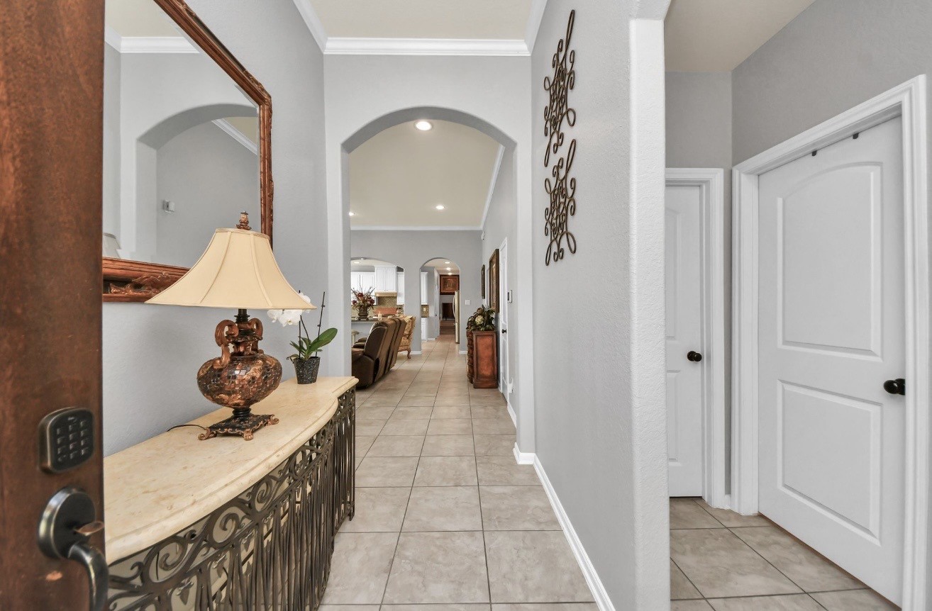 1622 Mahan Drive Property Photo 3