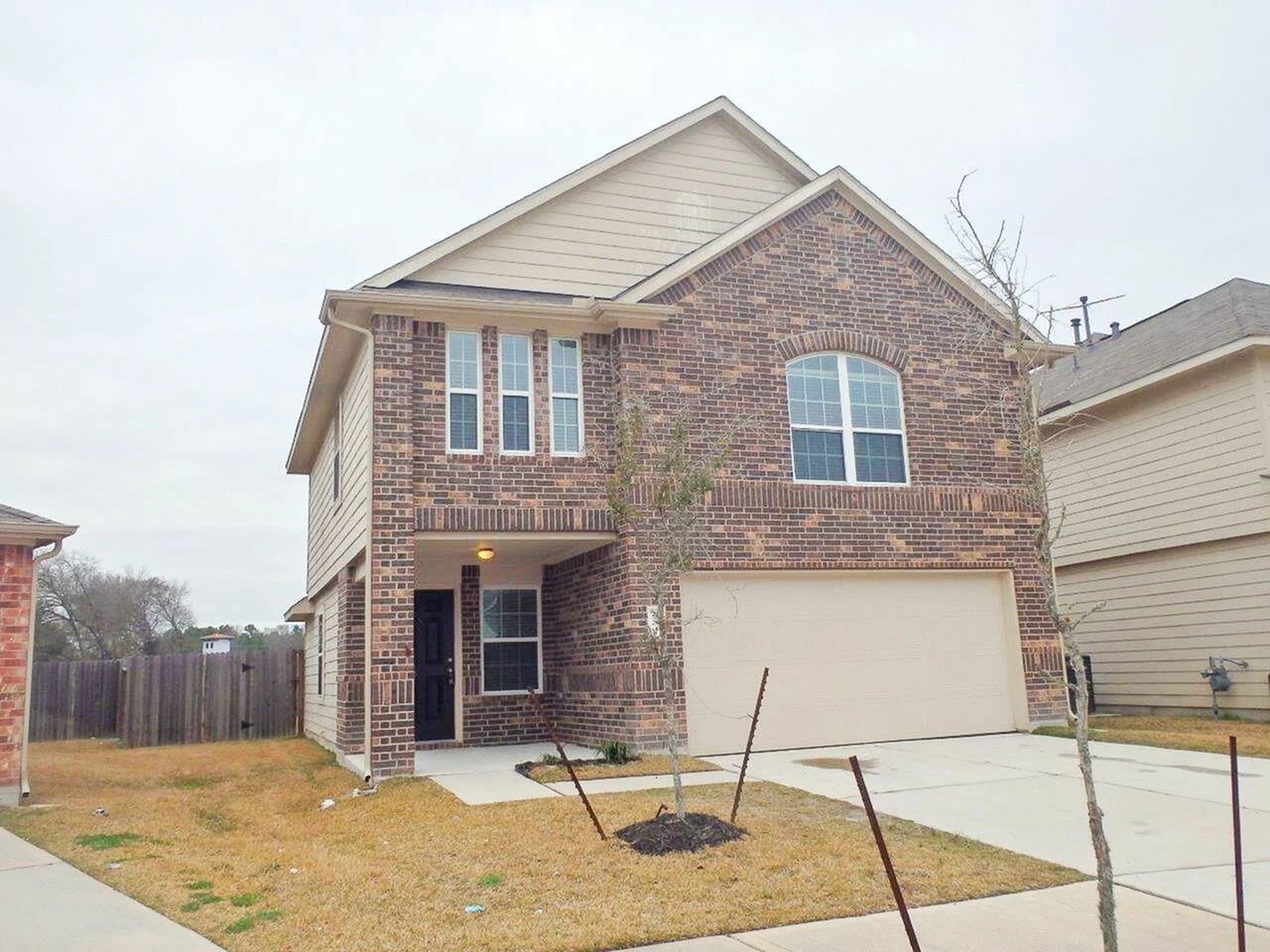 734 N Ella Creek Drive Property Photo 1