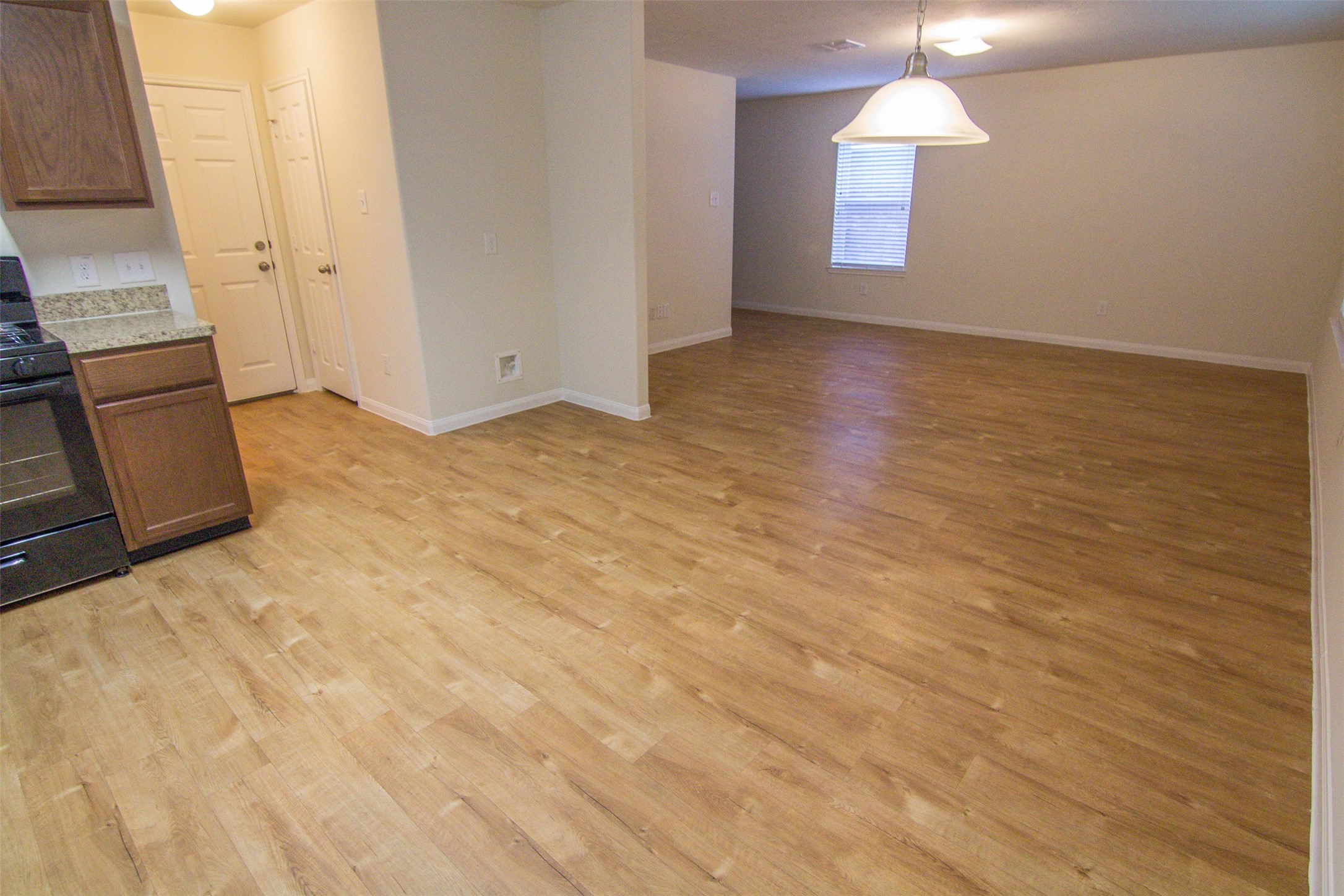 734 N Ella Creek Drive Property Photo 4