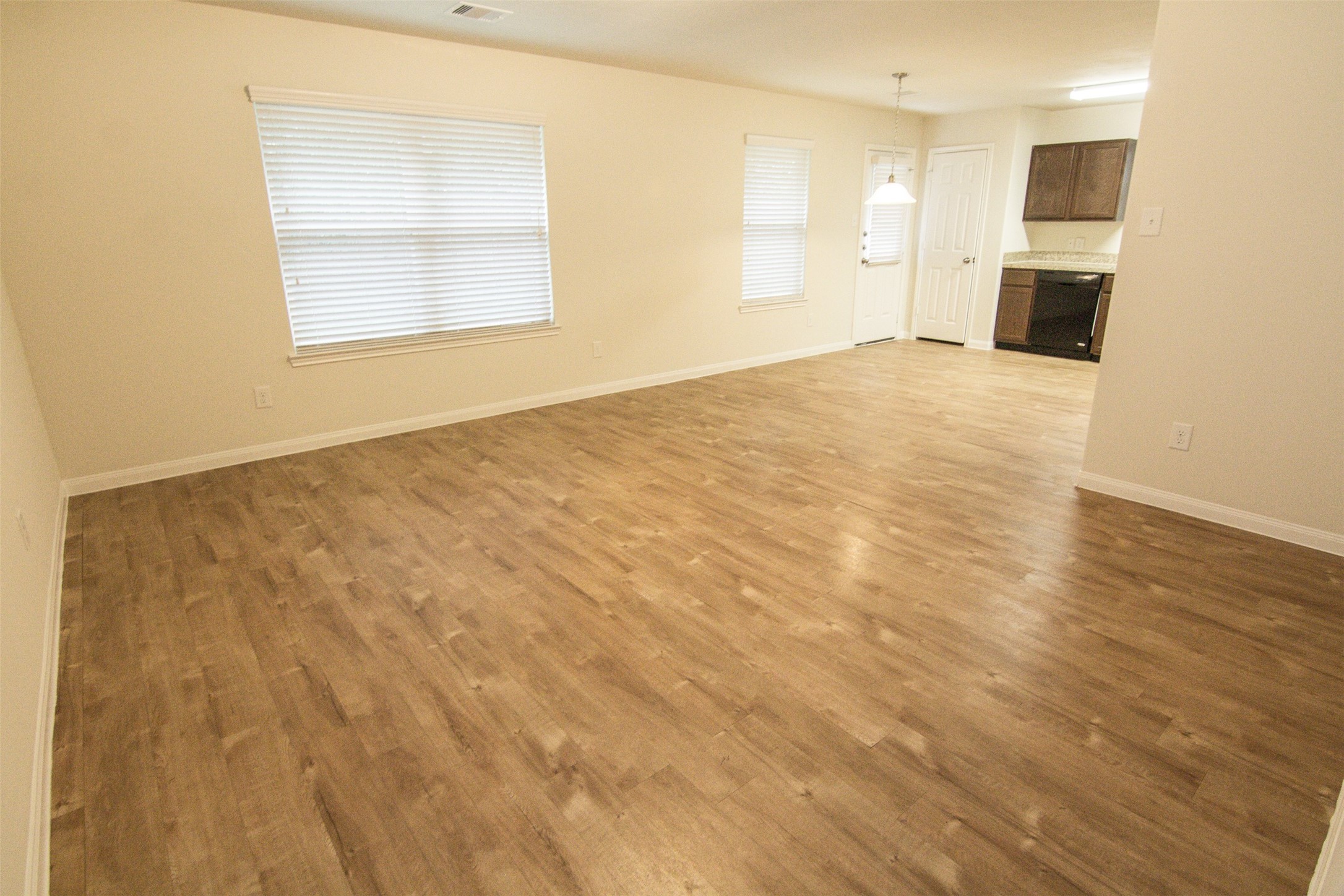 734 N Ella Creek Drive Property Photo 6
