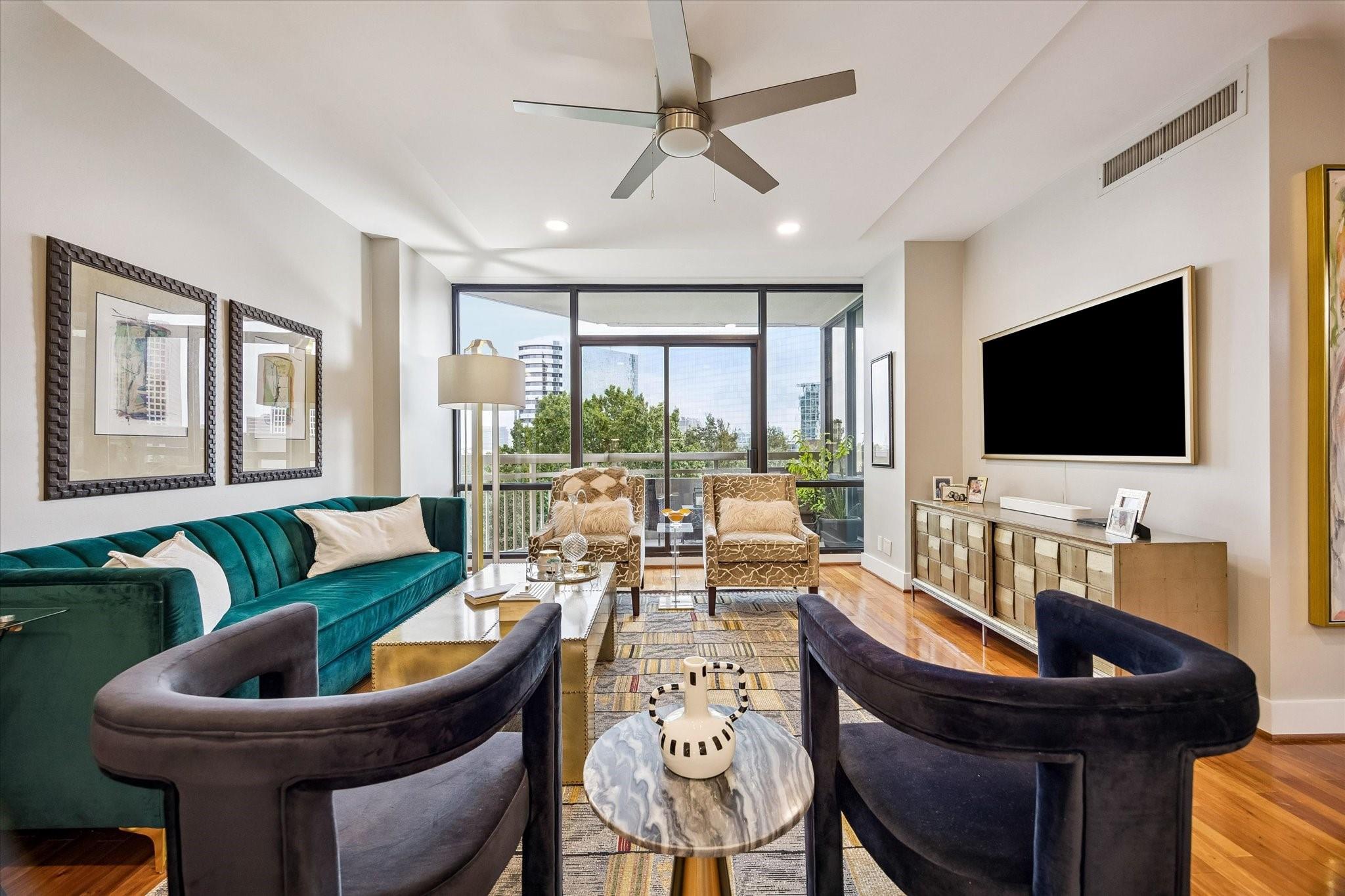15 Greenway Plaza 6C Property Photo 1