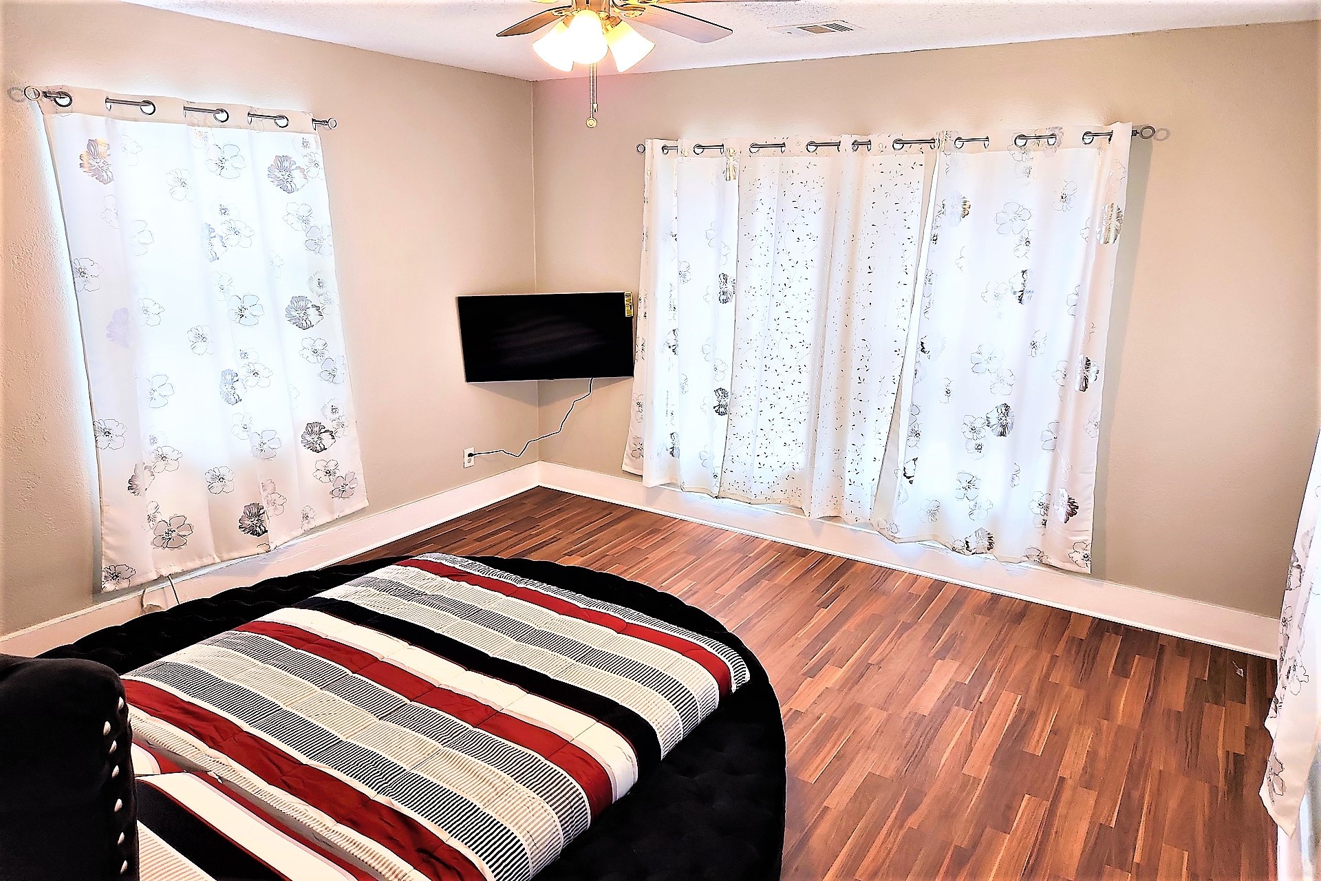 2605 Avenue Q Property Photo 6