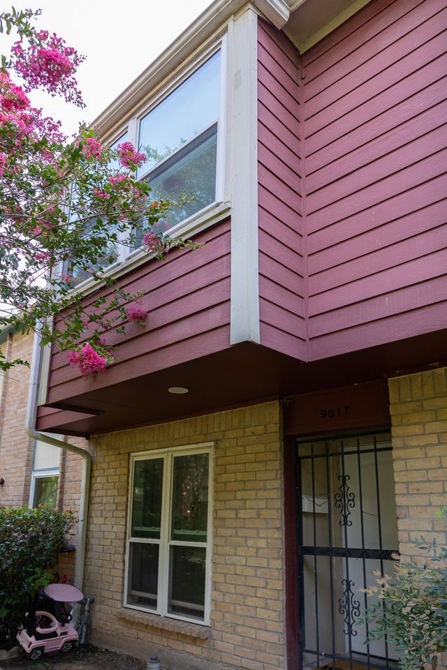 9517 Fondren Road Property Photo 4