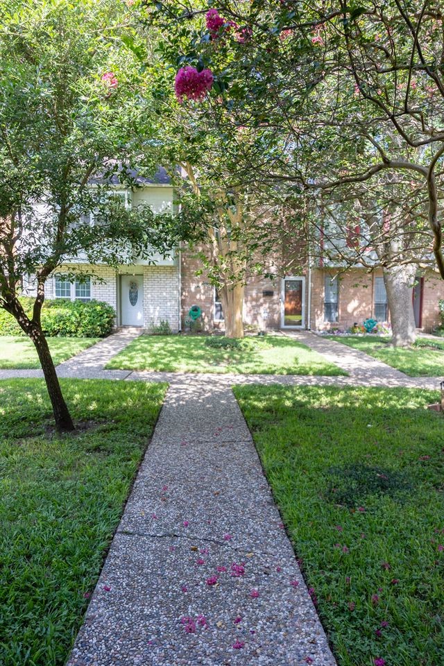 9517 Fondren Road Property Photo 8