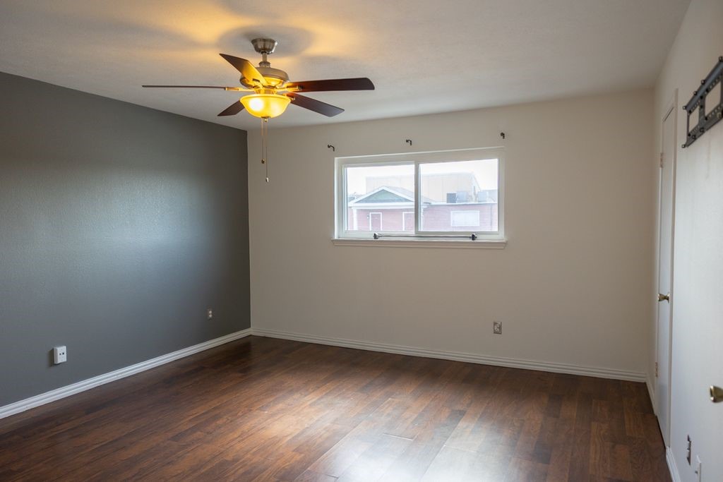 9517 Fondren Road Property Photo 13