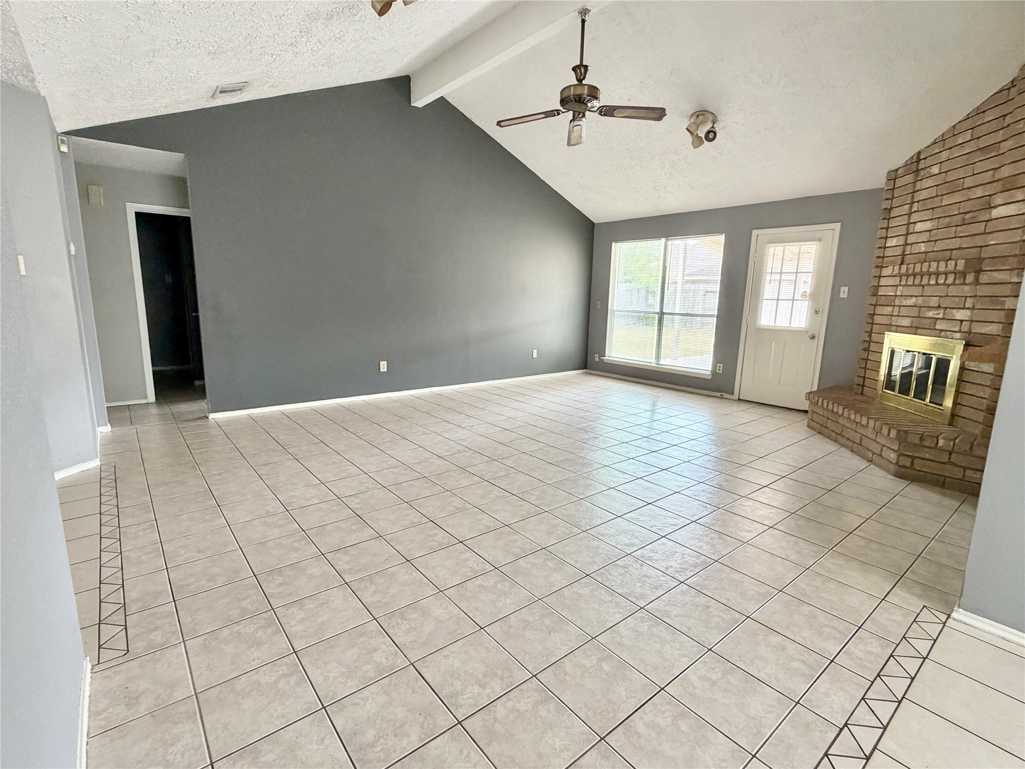 13419 Klamath Falls Drive Property Photo 2