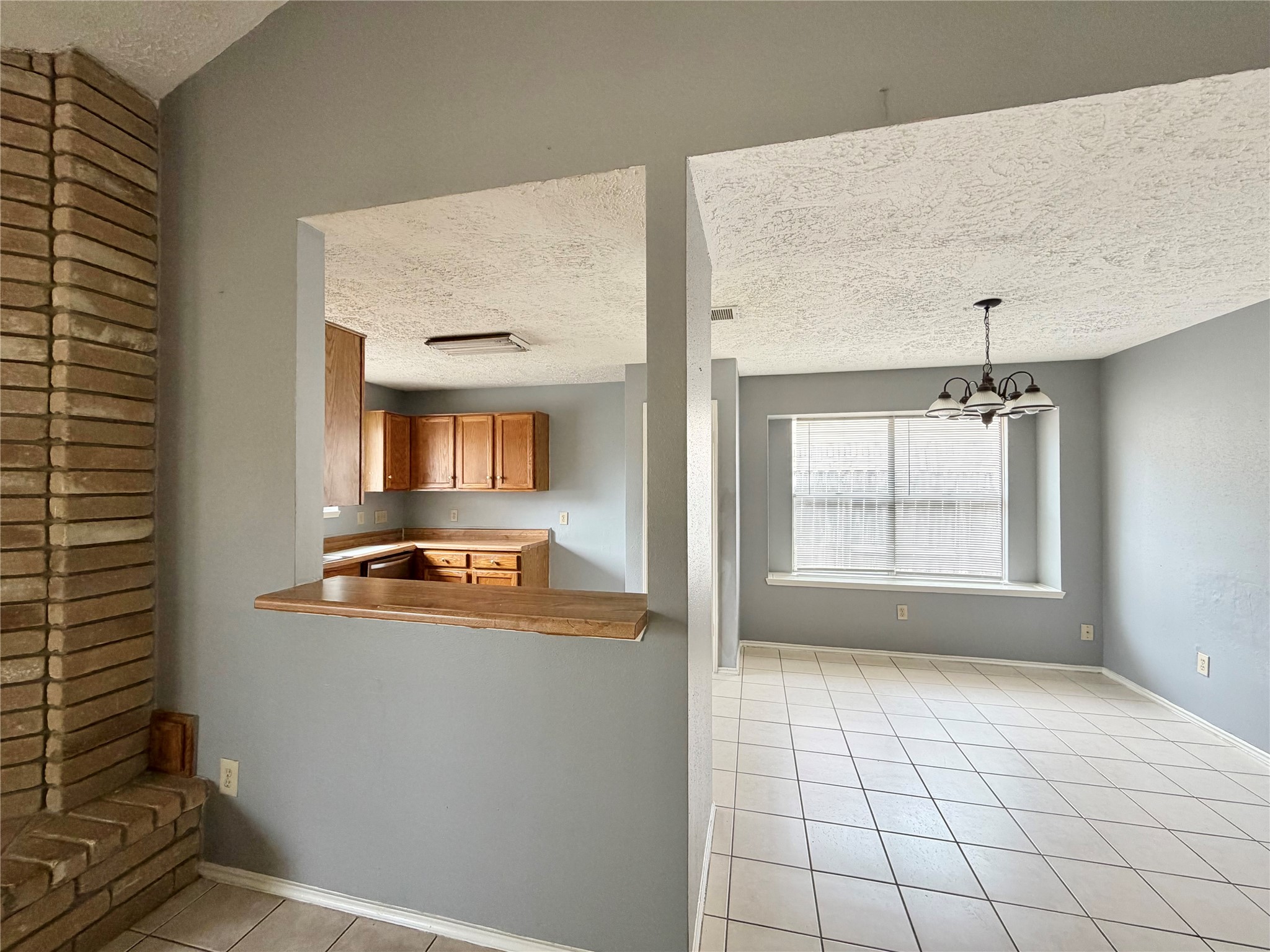 13419 Klamath Falls Drive Property Photo 5