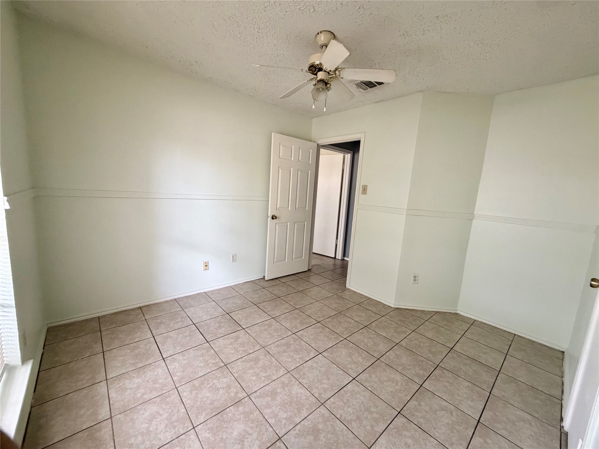 13419 Klamath Falls Drive Property Photo 10