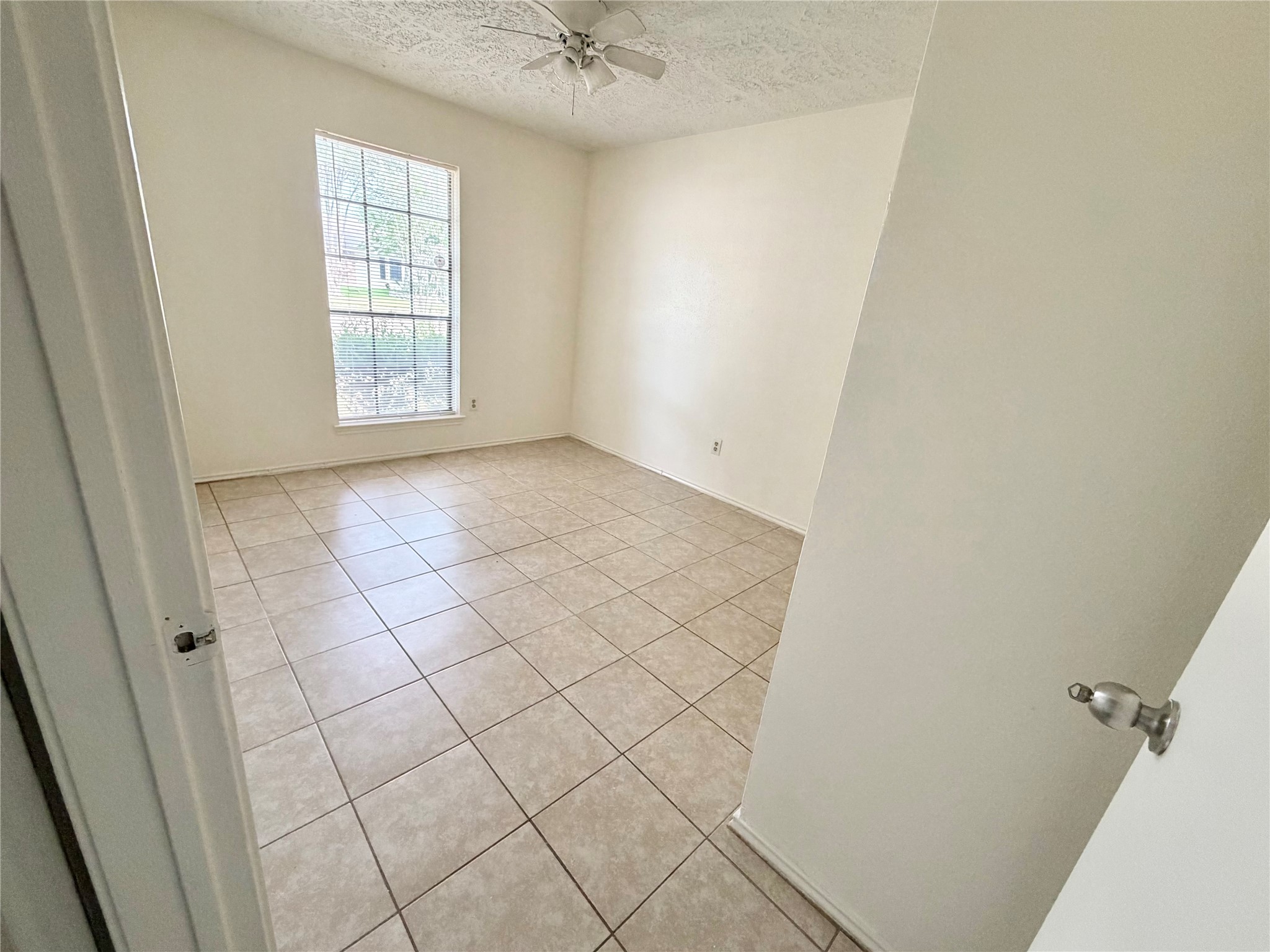 13419 Klamath Falls Drive Property Photo 11