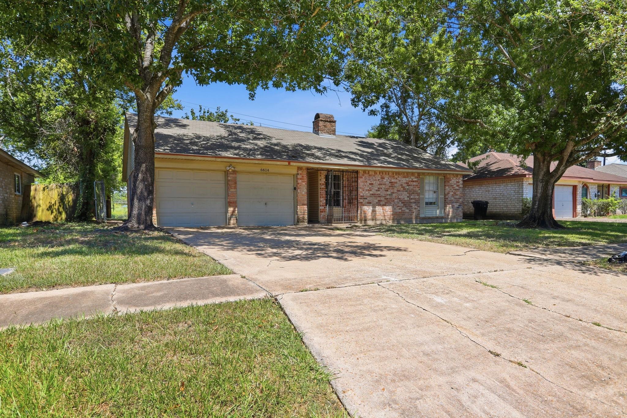 6614 Indian Lake Drive, Houston Tx 77489 Property Photo 2