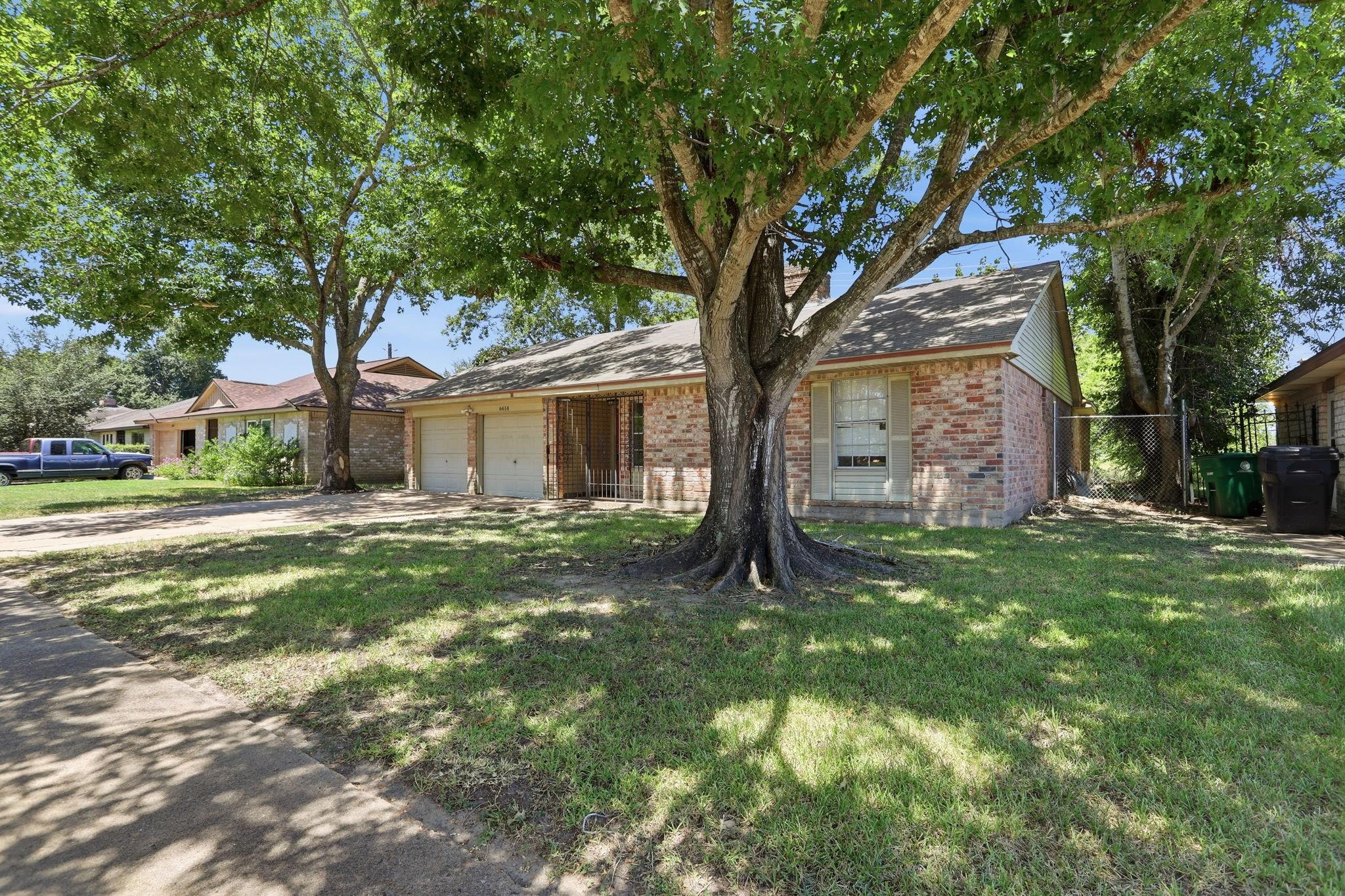 6614 Indian Lake Drive, Houston Tx 77489 Property Photo 3
