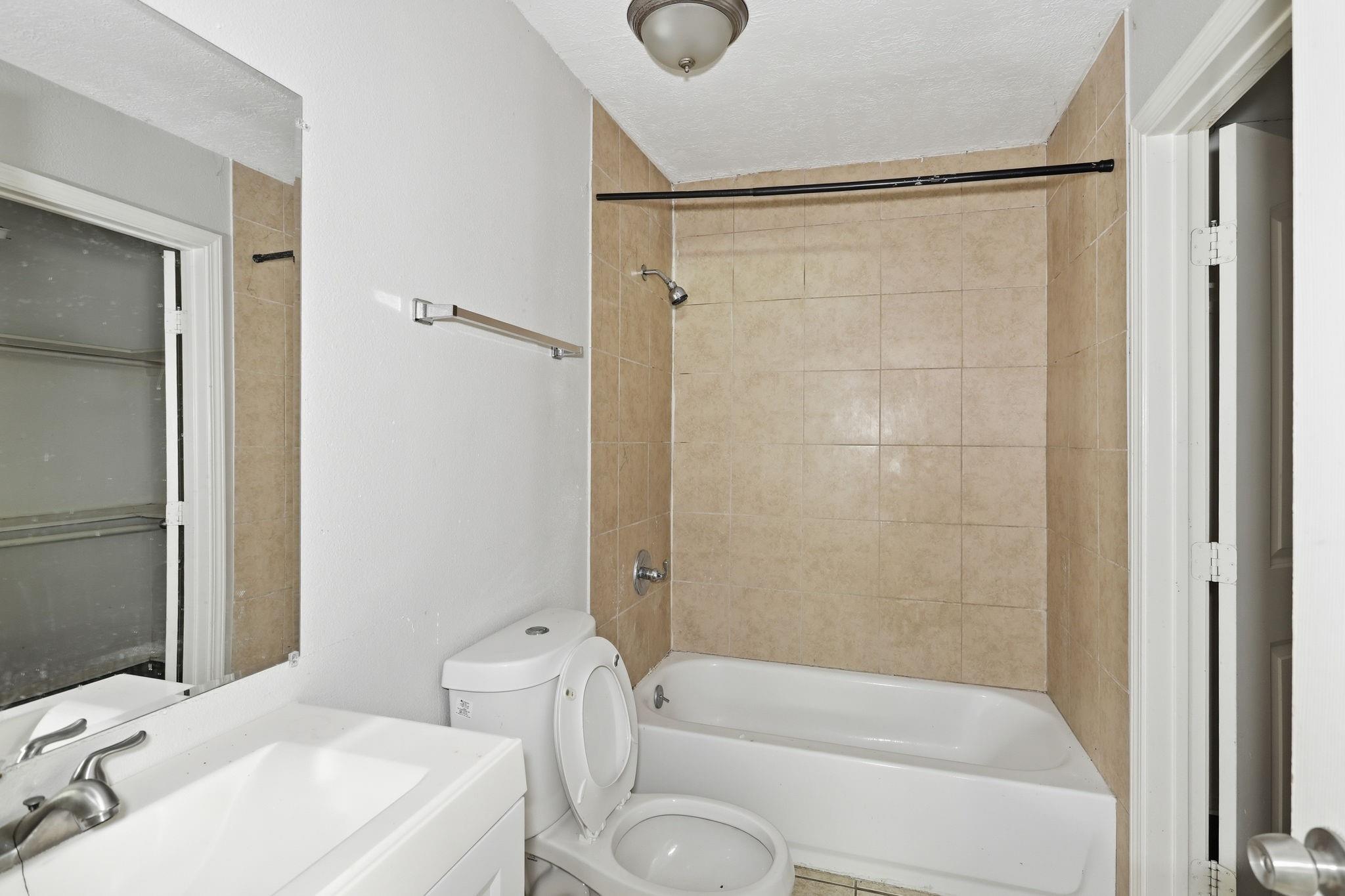 6614 Indian Lake Drive, Houston Tx 77489 Property Photo 32