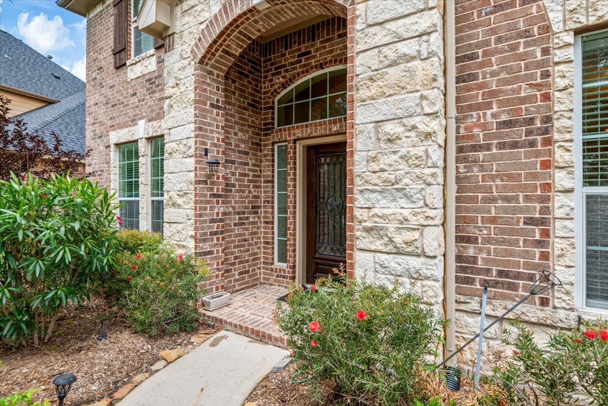 8105 Tranquil Lake Way Property Photo 2
