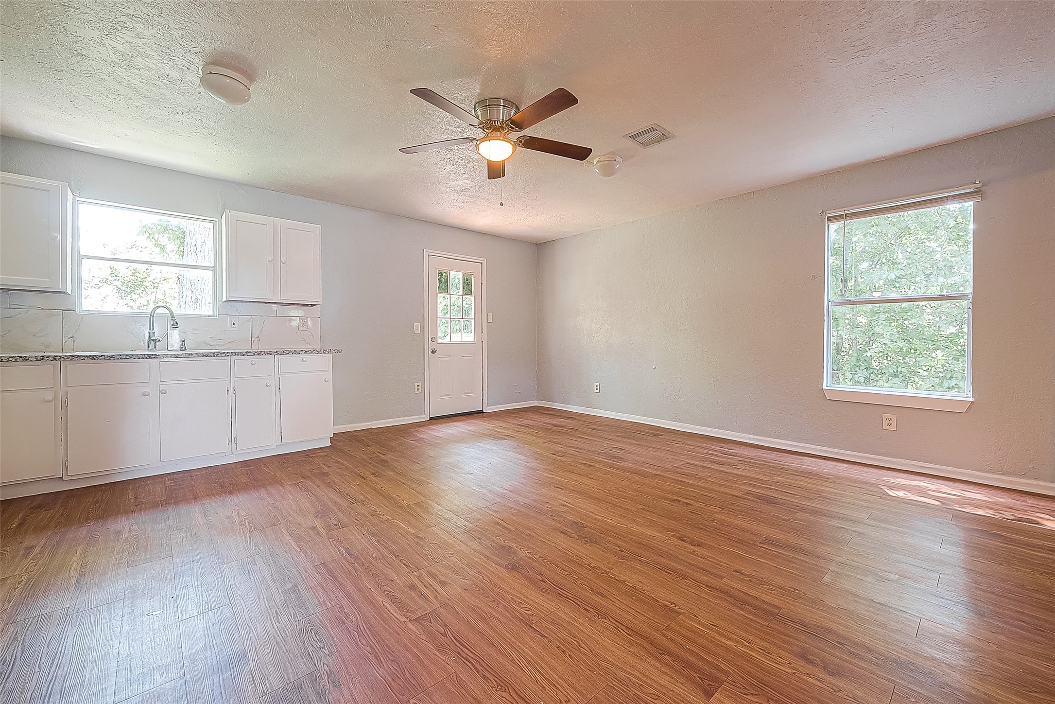 4810 Carmen Street Property Photo 3